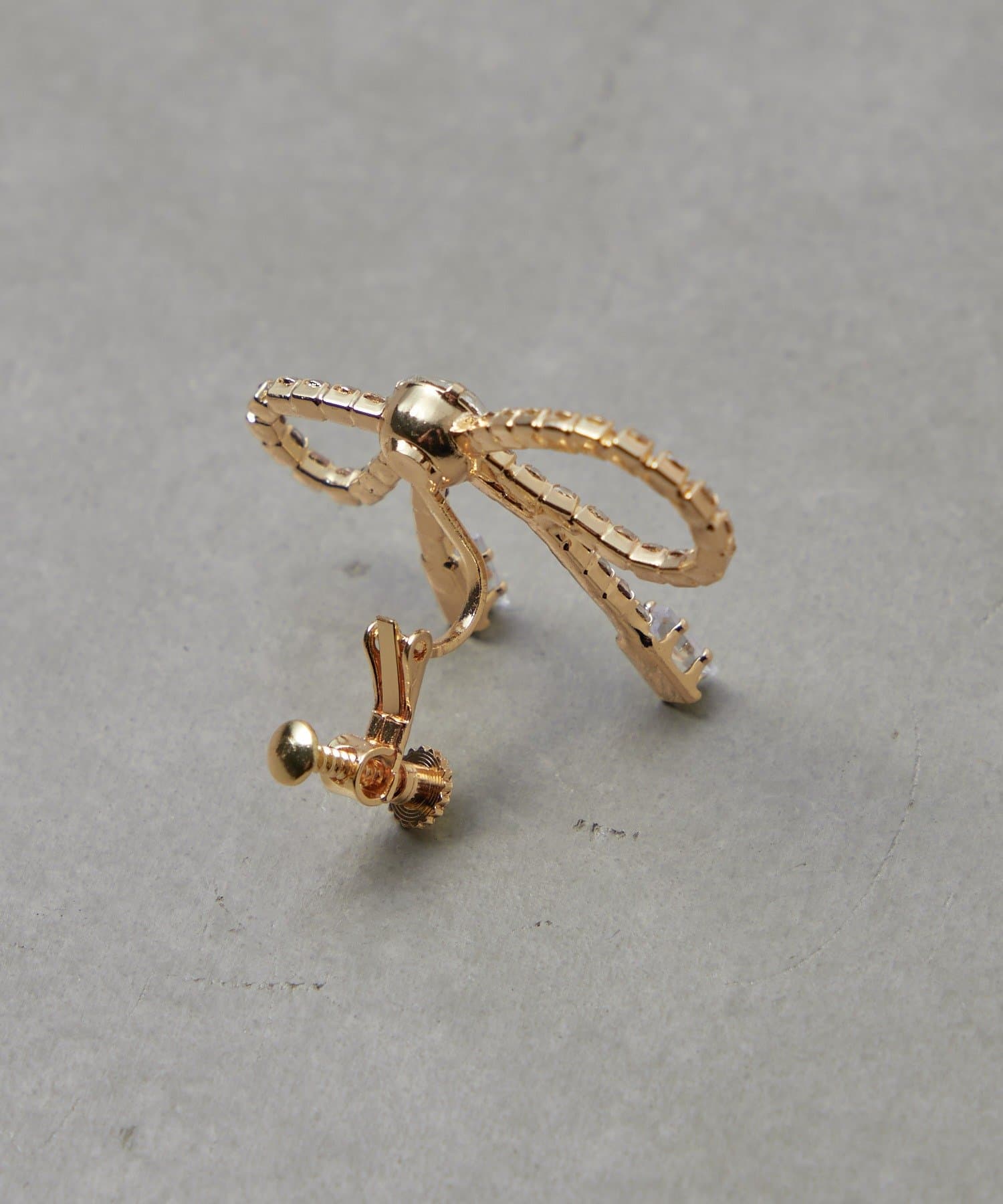 Lattice(ラティス) 【オケージョン】ストーンリボンイヤリング