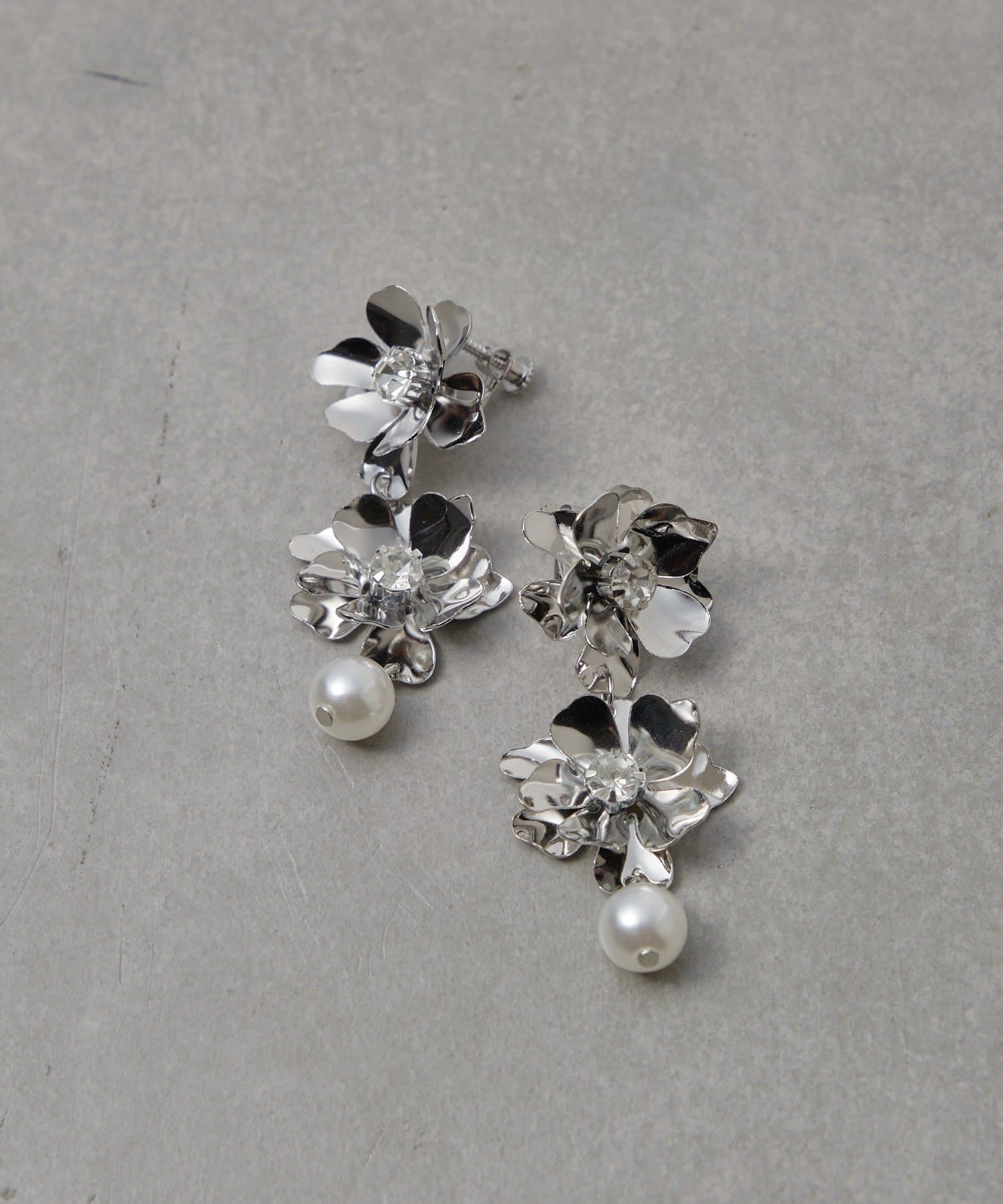 Lattice(ラティス) 【オケージョン】ボリュームフラワーピアス