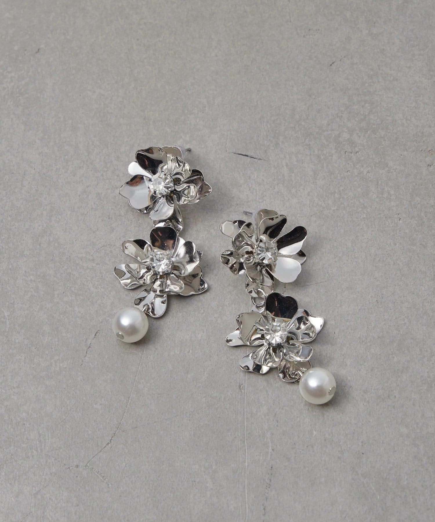 Lattice(ラティス) 【オケージョン】ボリュームフラワーイヤリング