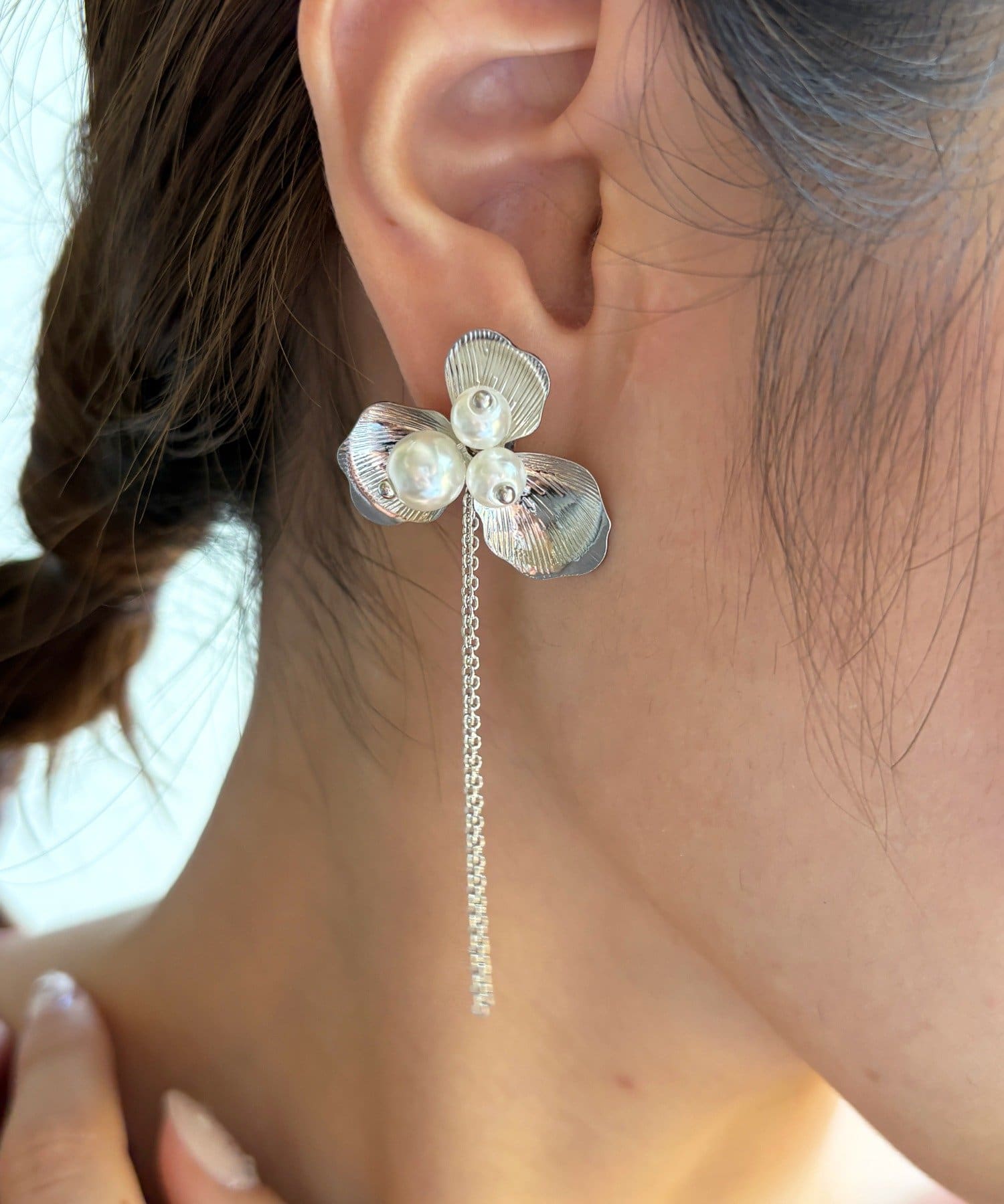 Lattice(ラティス) 【オケージョン】フラワーチェーンピアス