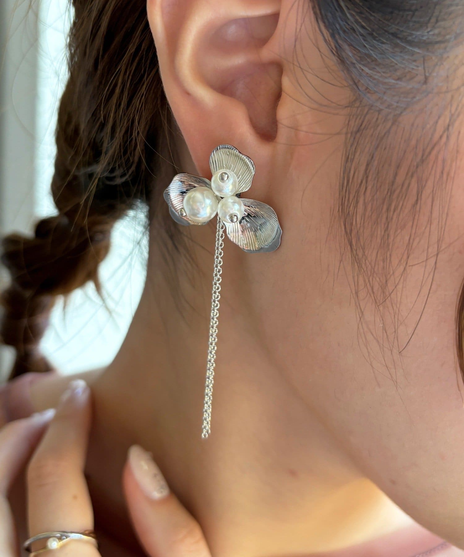 Lattice(ラティス) 【オケージョン】フラワーチェーンピアス