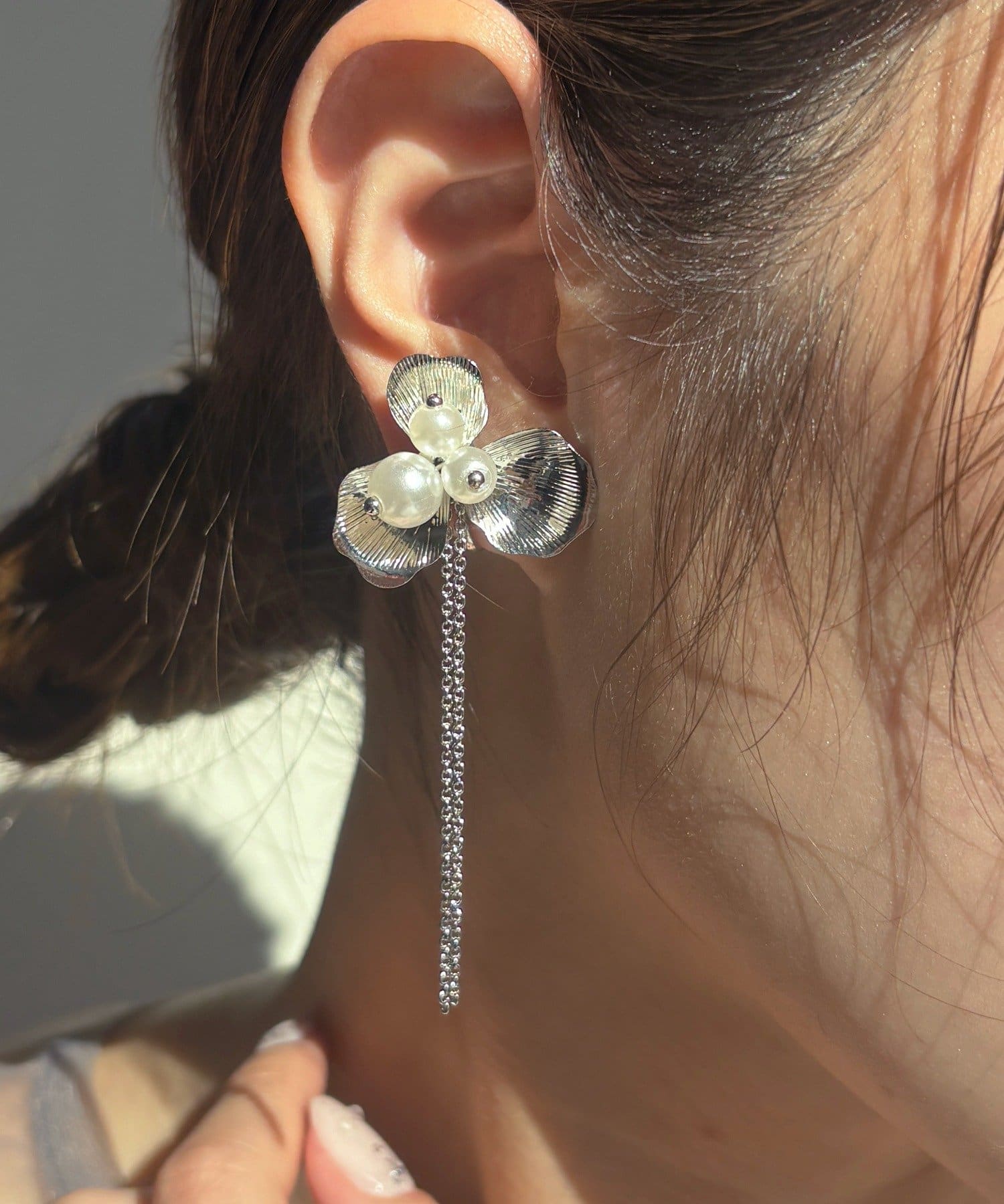 Lattice(ラティス) 【オケージョン】フラワーチェーンイヤリング