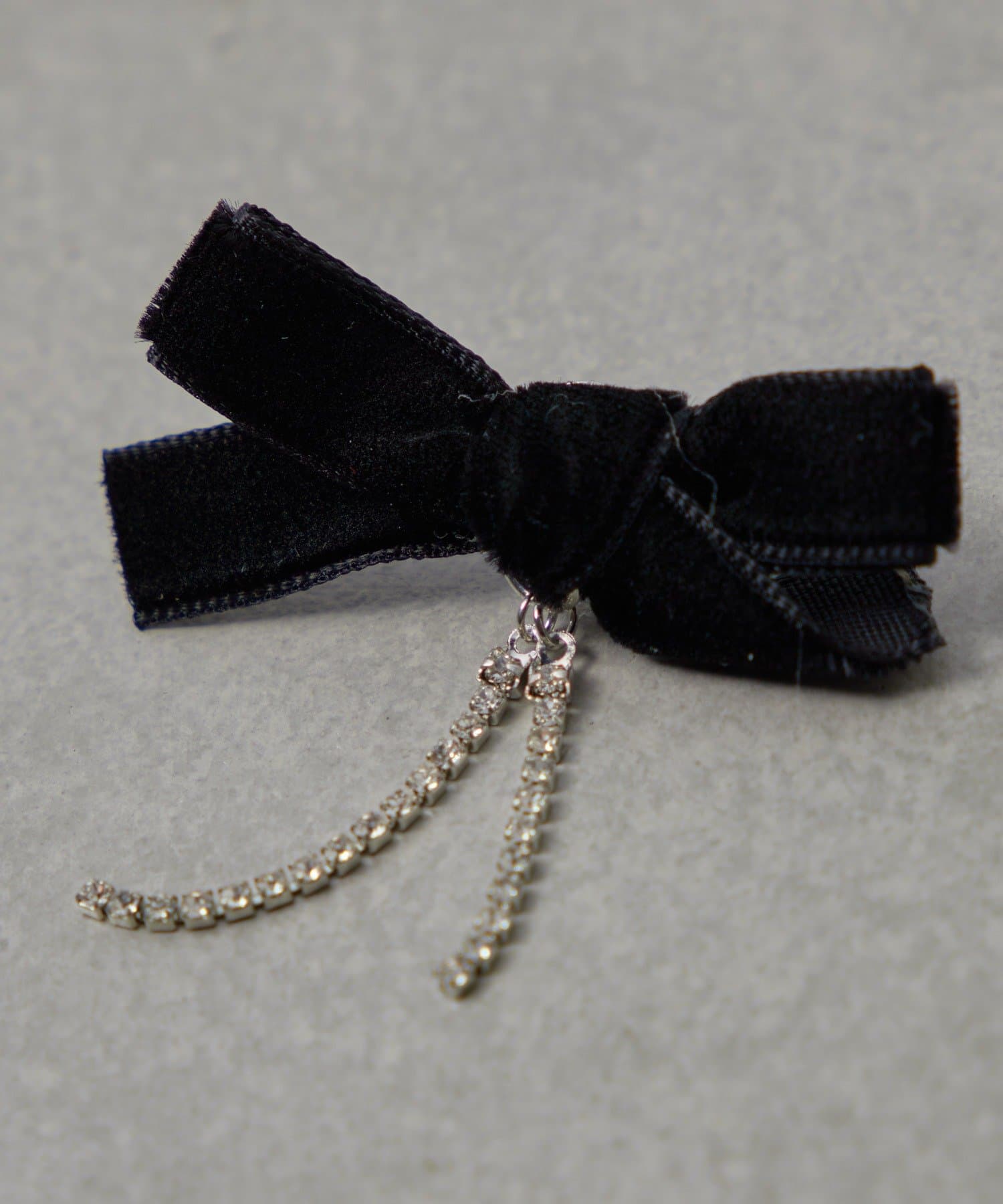 Lattice(ラティス) 【オケージョン】ベロアリボンピアス