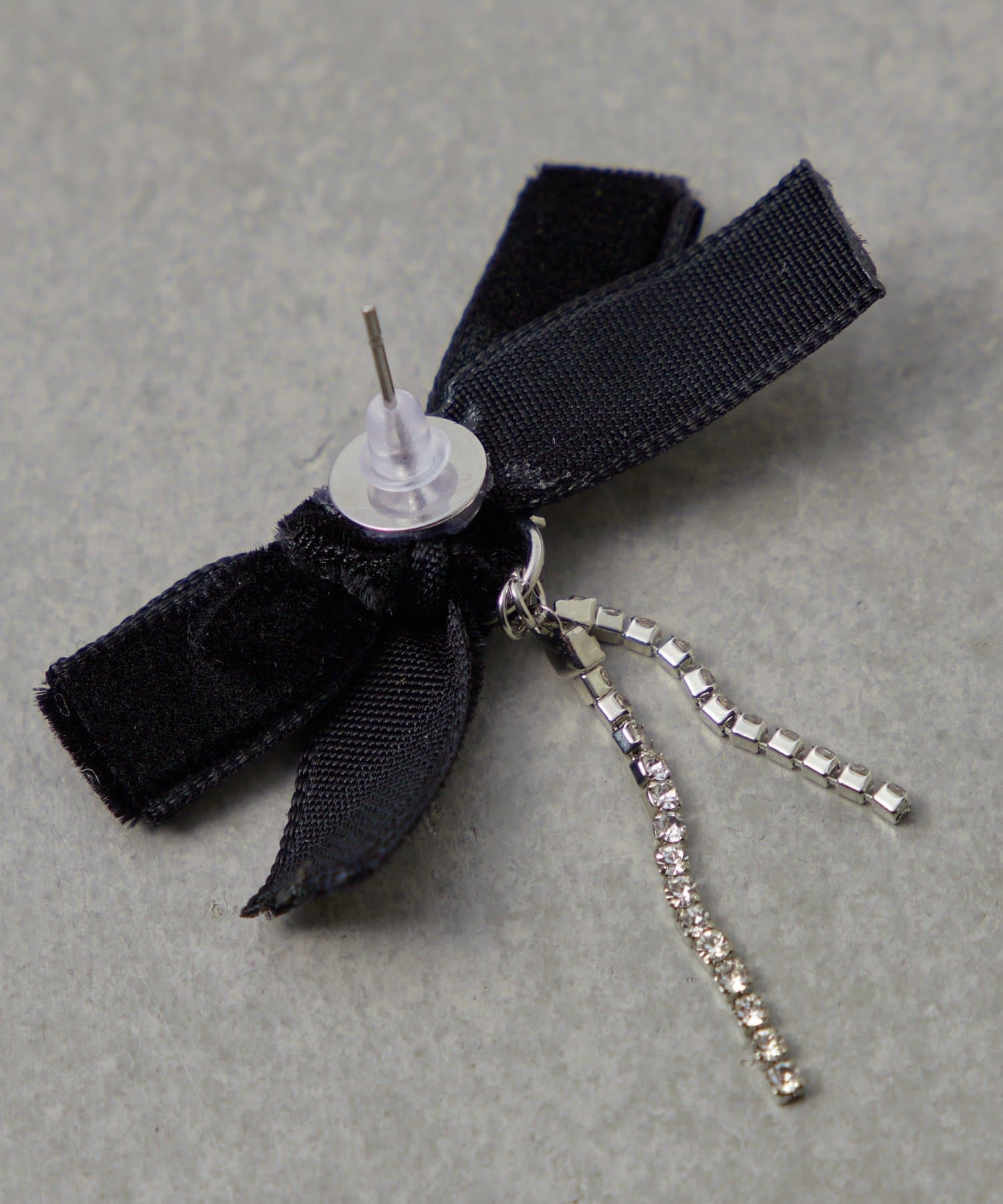 Lattice(ラティス) 【オケージョン】ベロアリボンピアス