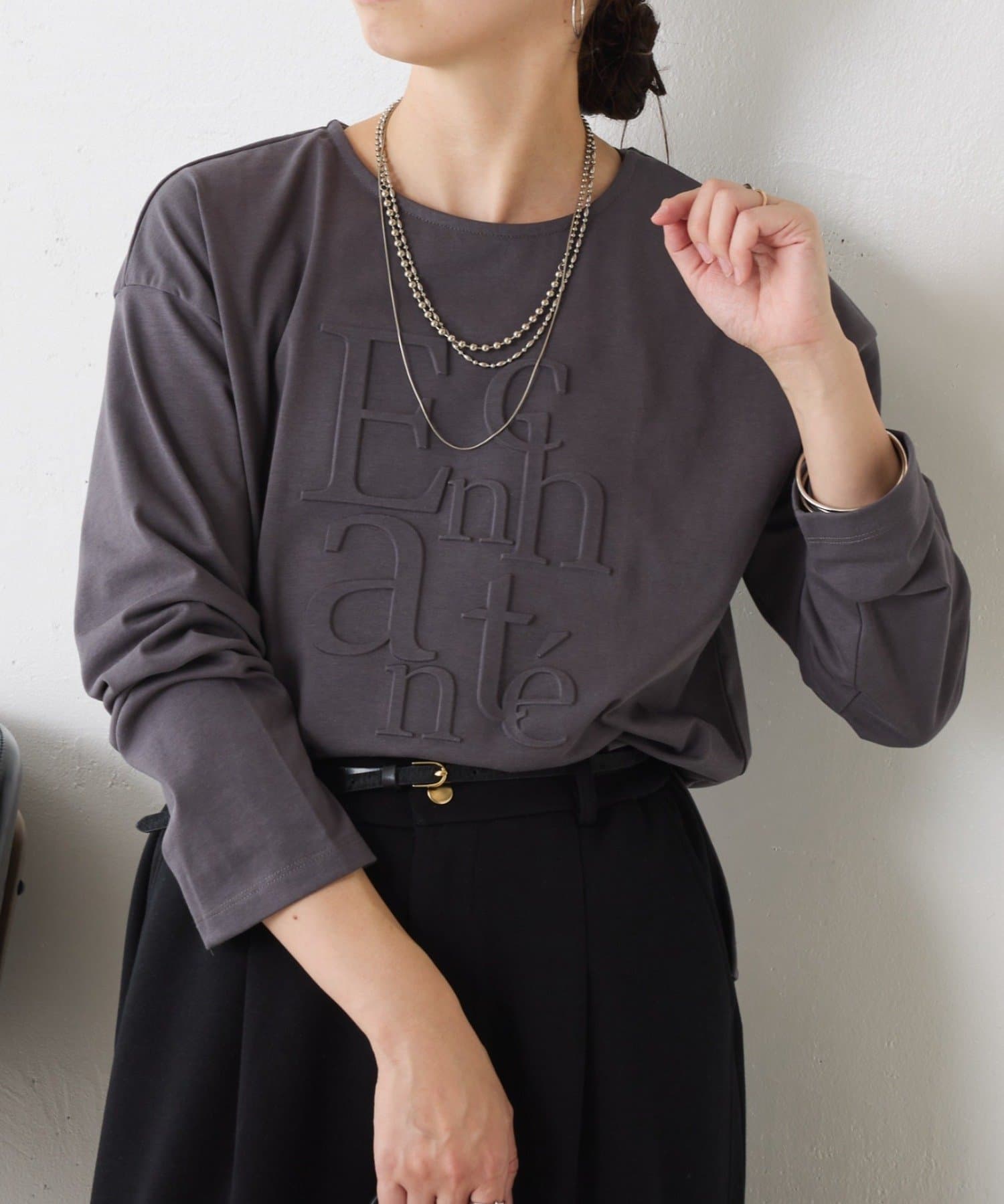 Jena　espace merveilleux(ジェナ　エスパスメルヴェイユ) エンボスロゴカットソー