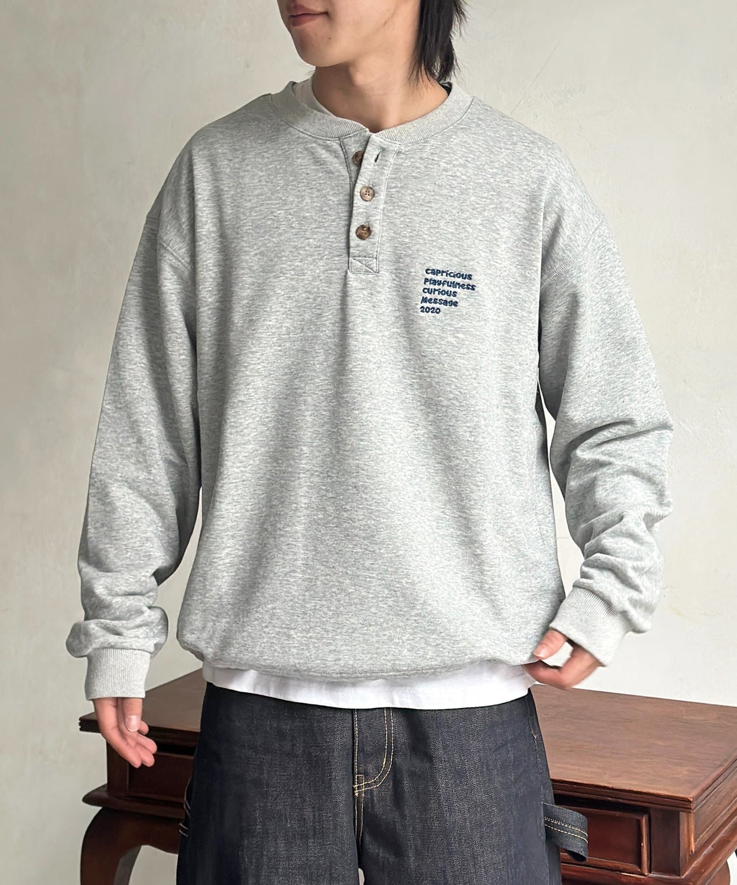 CPCM(シーピーシーエム) 古着ライク胸刺繍ヘンリースウェット