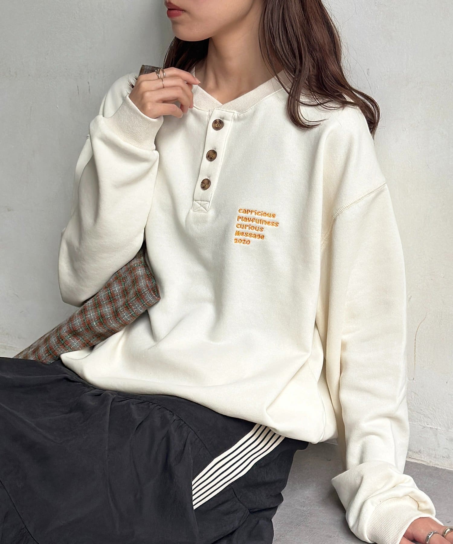 CPCM(シーピーシーエム) 古着ライク胸刺繍ヘンリースウェット