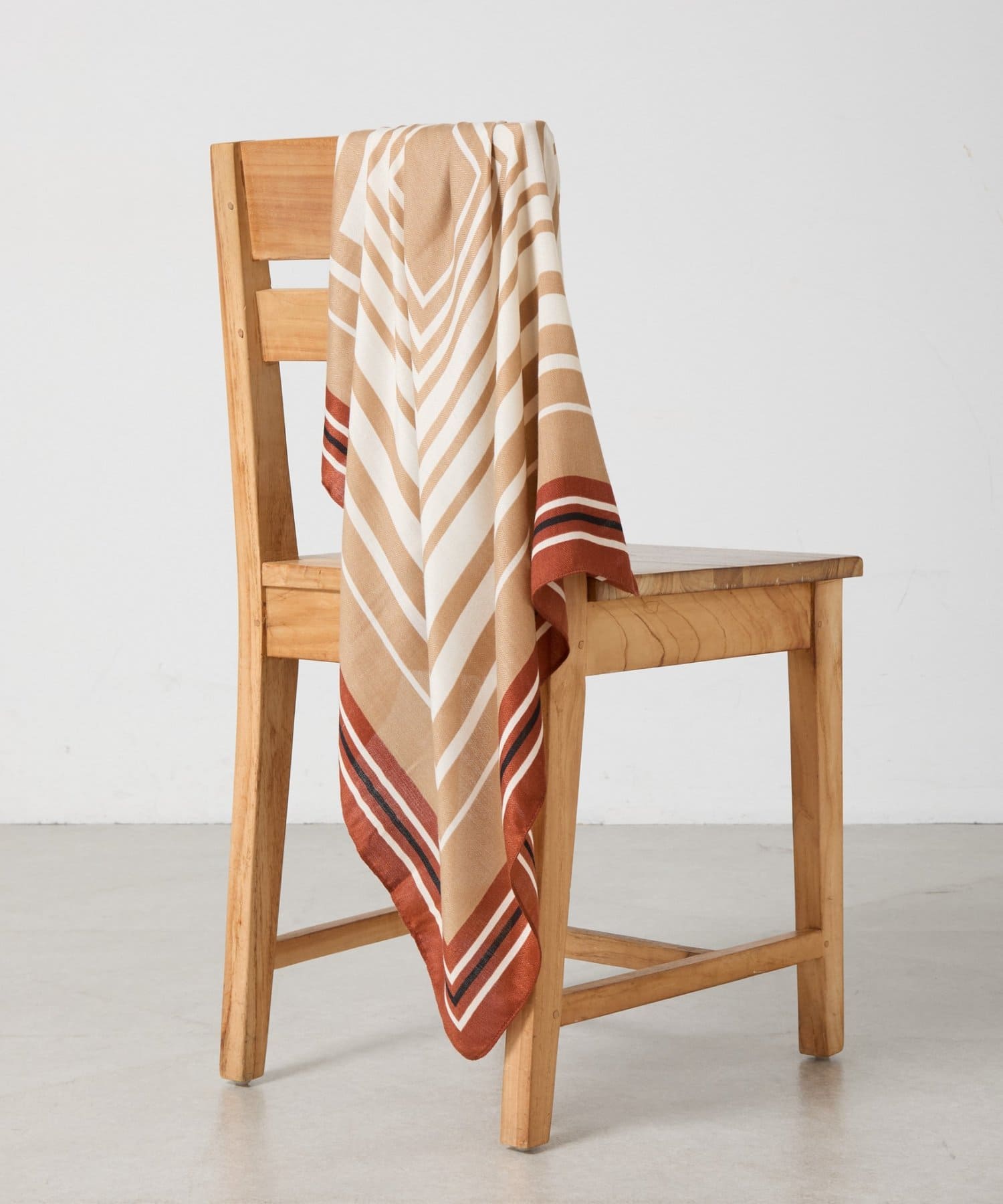 COLONY 2139(コロニー トゥーワンスリーナイン) スクエア柄大判スカーフ 90×90