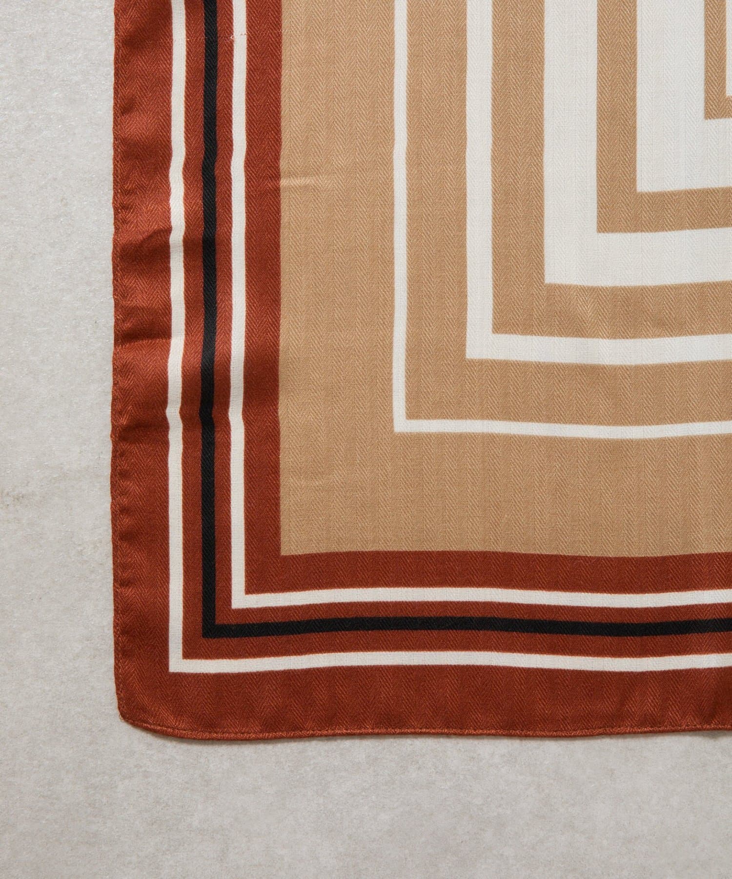 COLONY 2139(コロニー トゥーワンスリーナイン) スクエア柄大判スカーフ 90×90