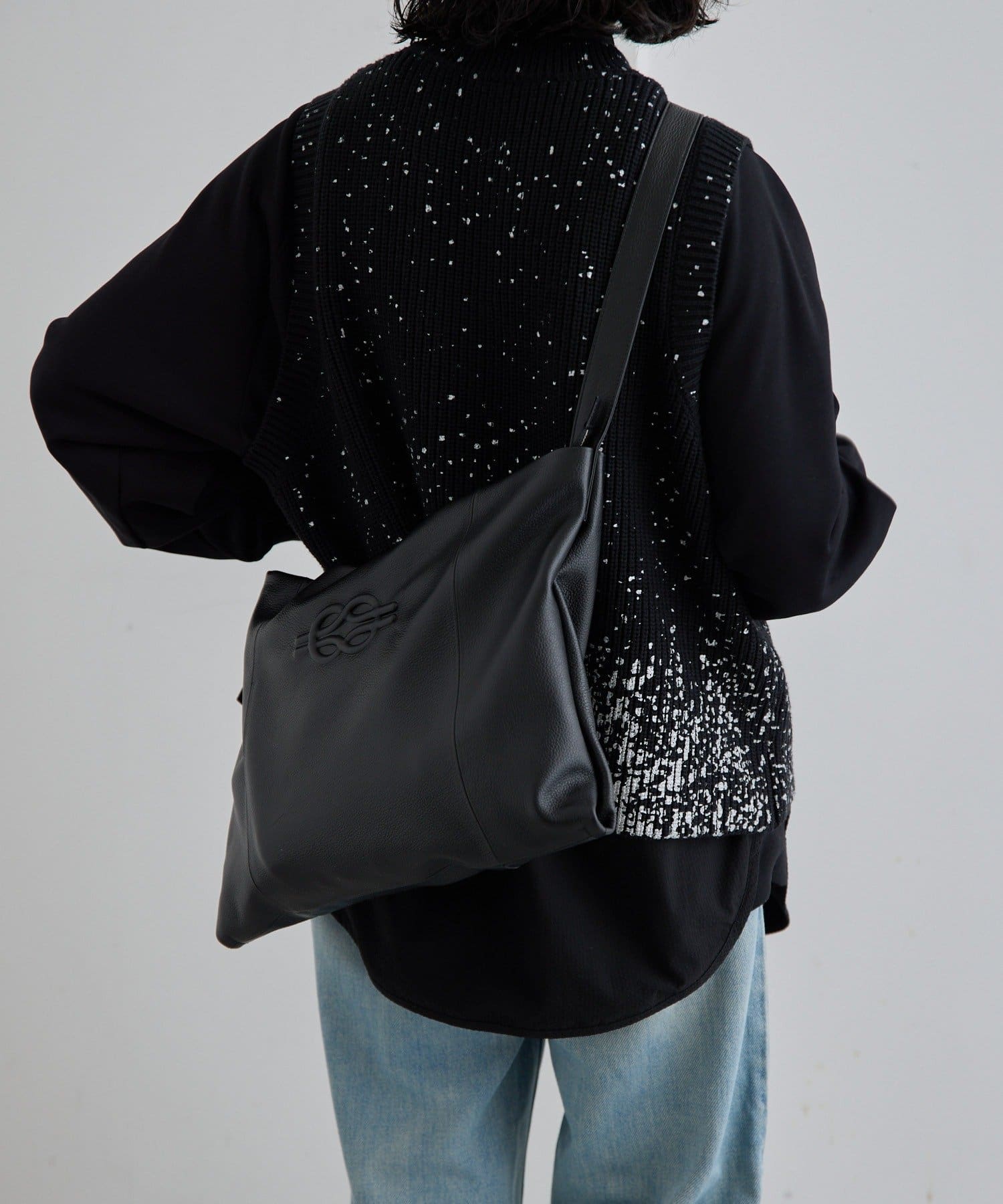 ear PAPILLONNER(イア パピヨネ) 《本革》エンボスショルダーバッグL