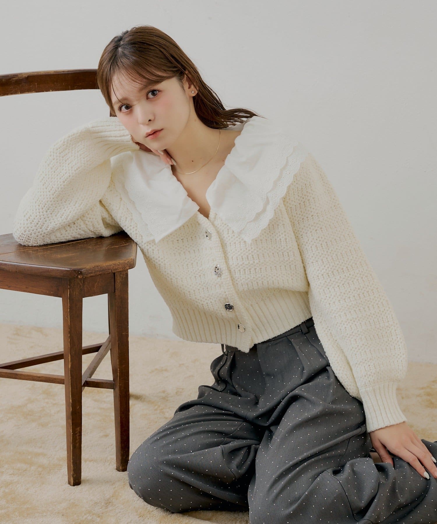 Chico(チコ) 【SALON by Chico】ダブルフリルカラー柄編みカーディガン