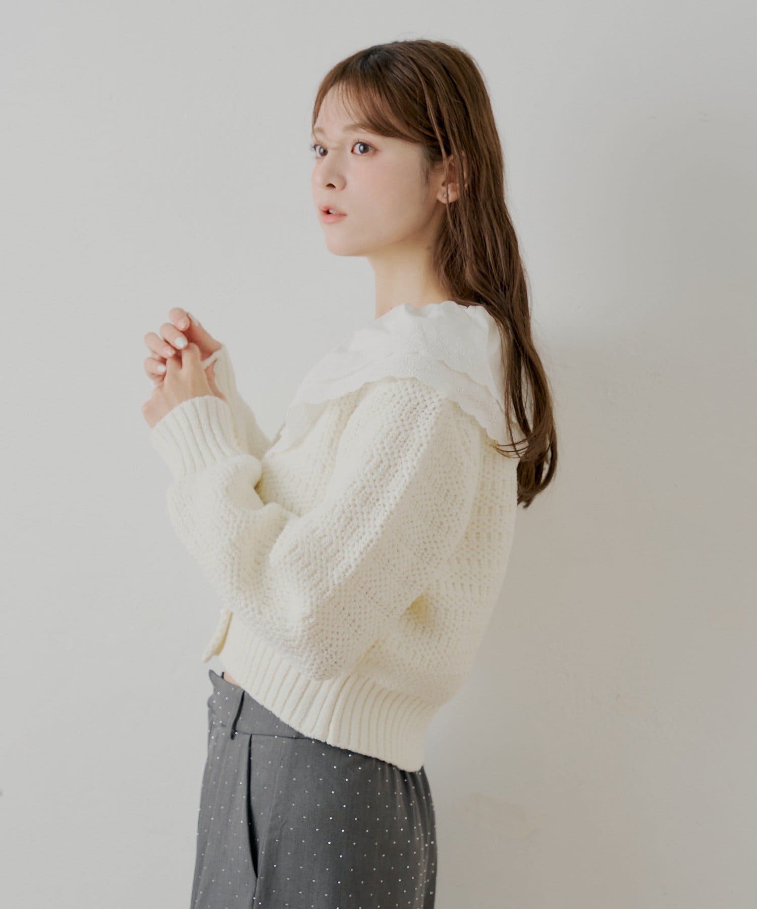 Chico(チコ) 【SALON by Chico】ダブルフリルカラー柄編みカーディガン