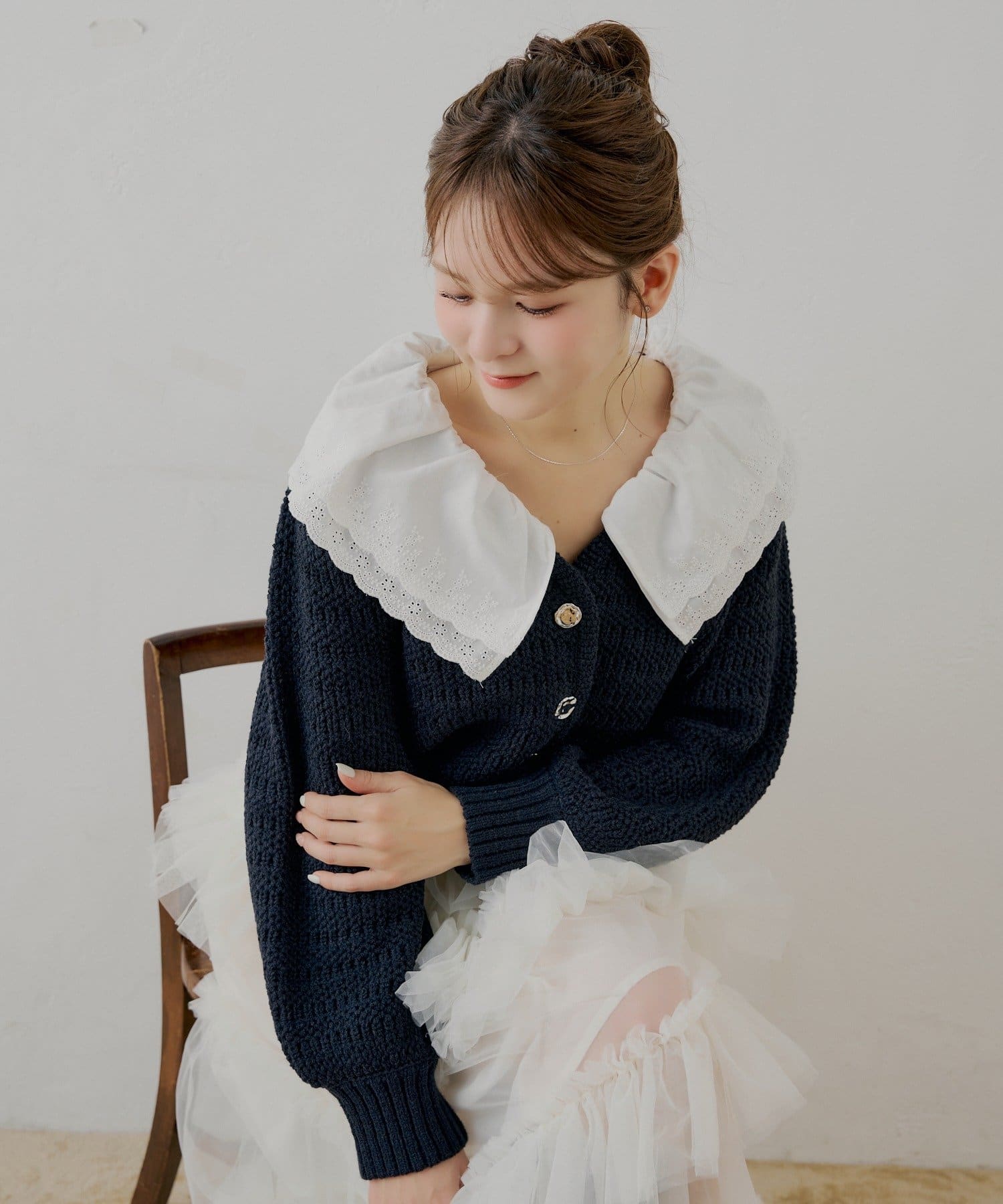 Chico(チコ) 【SALON by Chico】ダブルフリルカラー柄編みカーディガン