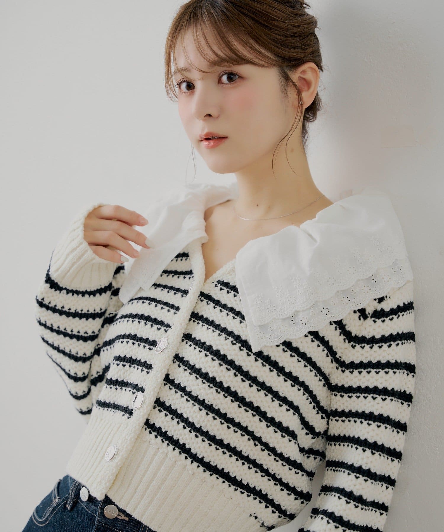 Chico(チコ) 【SALON by Chico】ダブルフリルカラー柄編みカーディガン