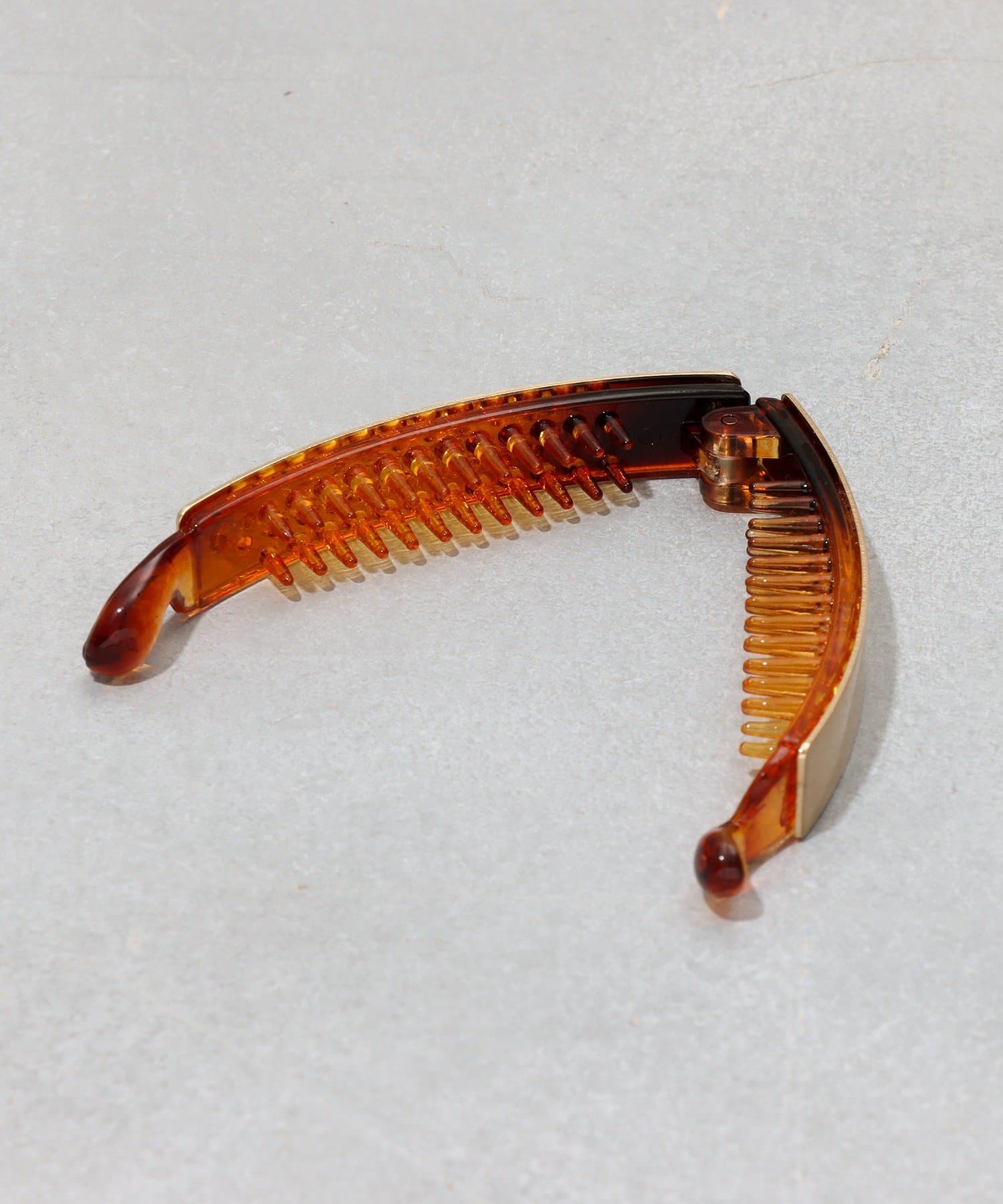 3COINS(スリーコインズ) サティーナメタルバナナ