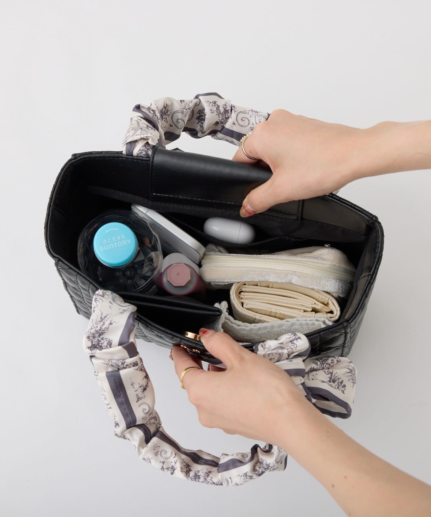 one after another NICE CLAUP(ワンアフターアナザー ナイスクラップ) スカーフハンドルキルティングトート