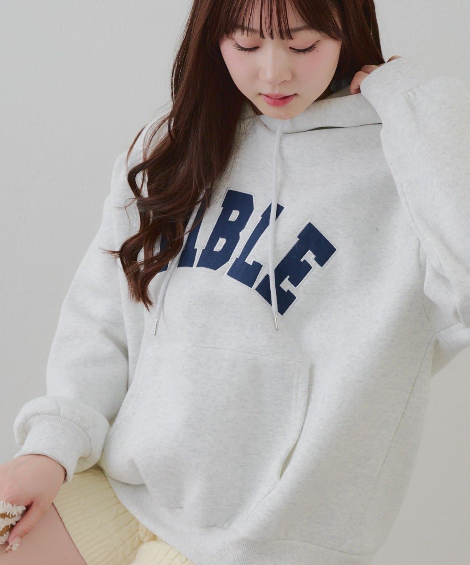 NICE CLAUP / OLIVE des OLIVE OUTLET(ナイスクラップ  / オリーブ デ オリーブ アウトレット) 【RMAF】ロゴフードパーカー