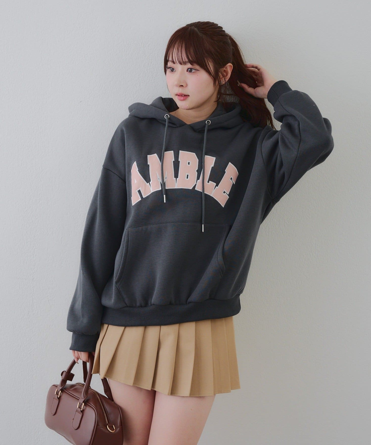 NICE CLAUP / OLIVE des OLIVE OUTLET(ナイスクラップ  / オリーブ デ オリーブ アウトレット) 【RMAF】ロゴフードパーカー