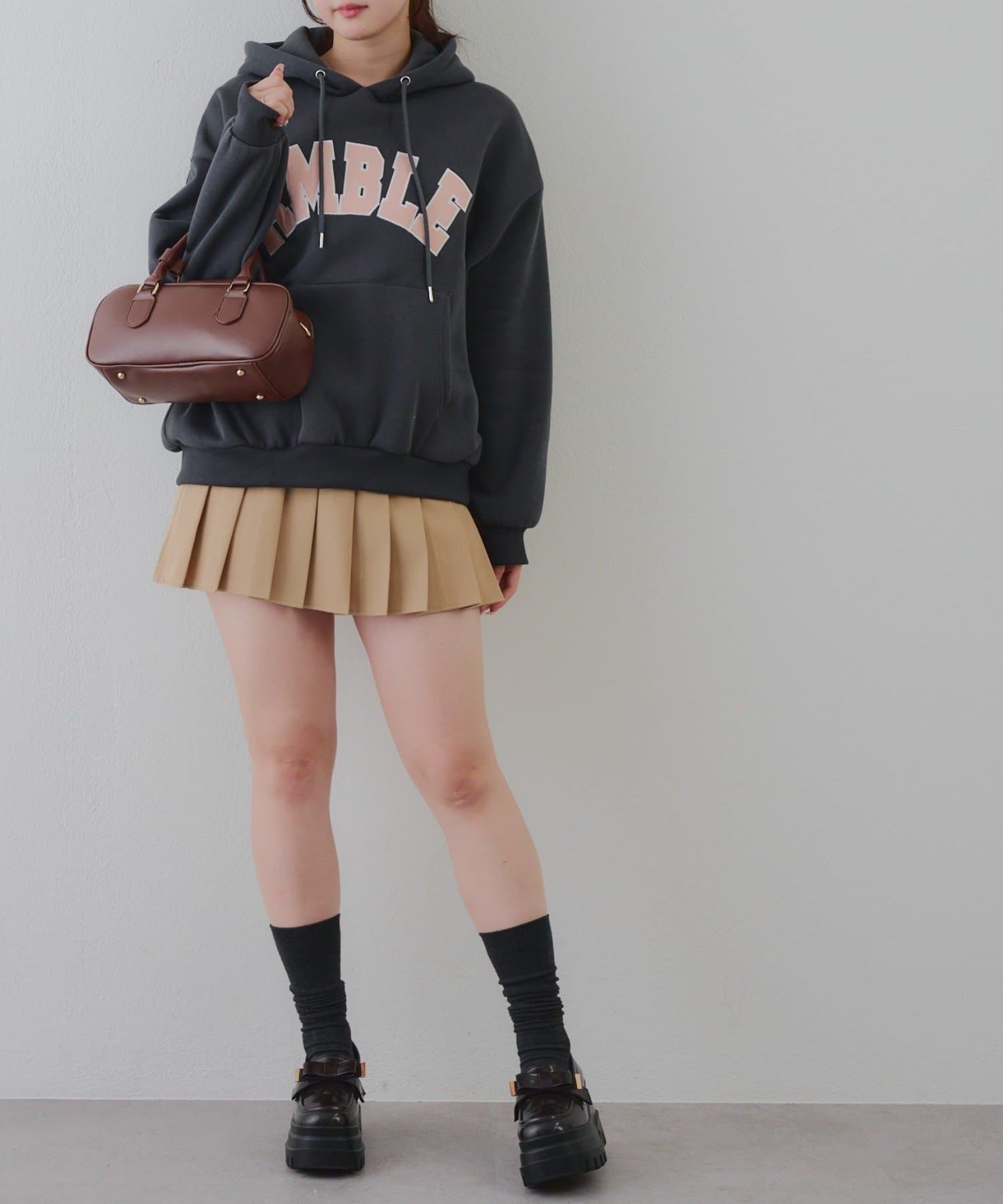 NICE CLAUP / OLIVE des OLIVE OUTLET(ナイスクラップ  / オリーブ デ オリーブ アウトレット) 【RMAF】ロゴフードパーカー