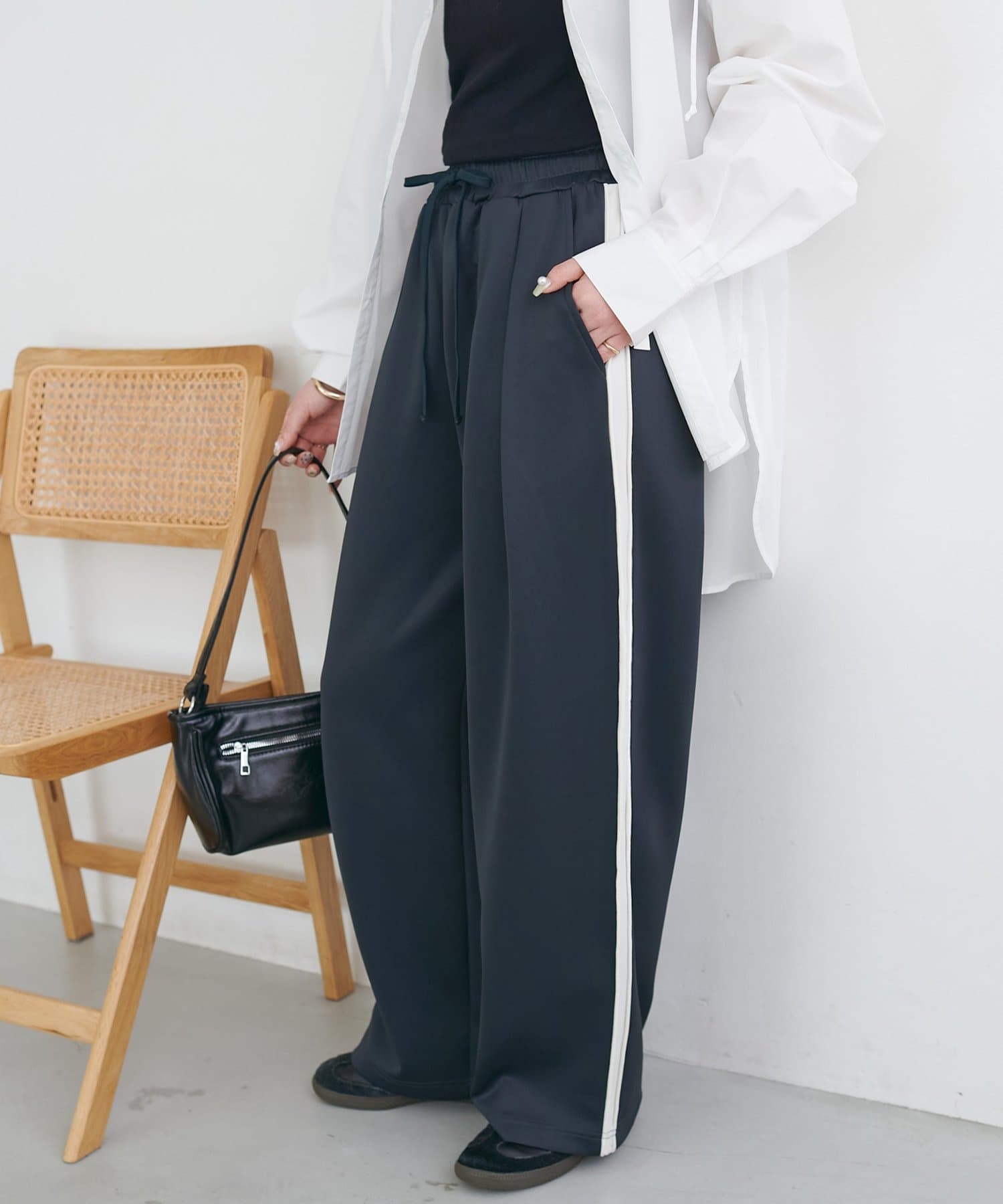 DISCOAT(ディスコート) 【Enlude/セットアップ対応◎】ラインイリトラックジャージーパンツ《ユニセックス》