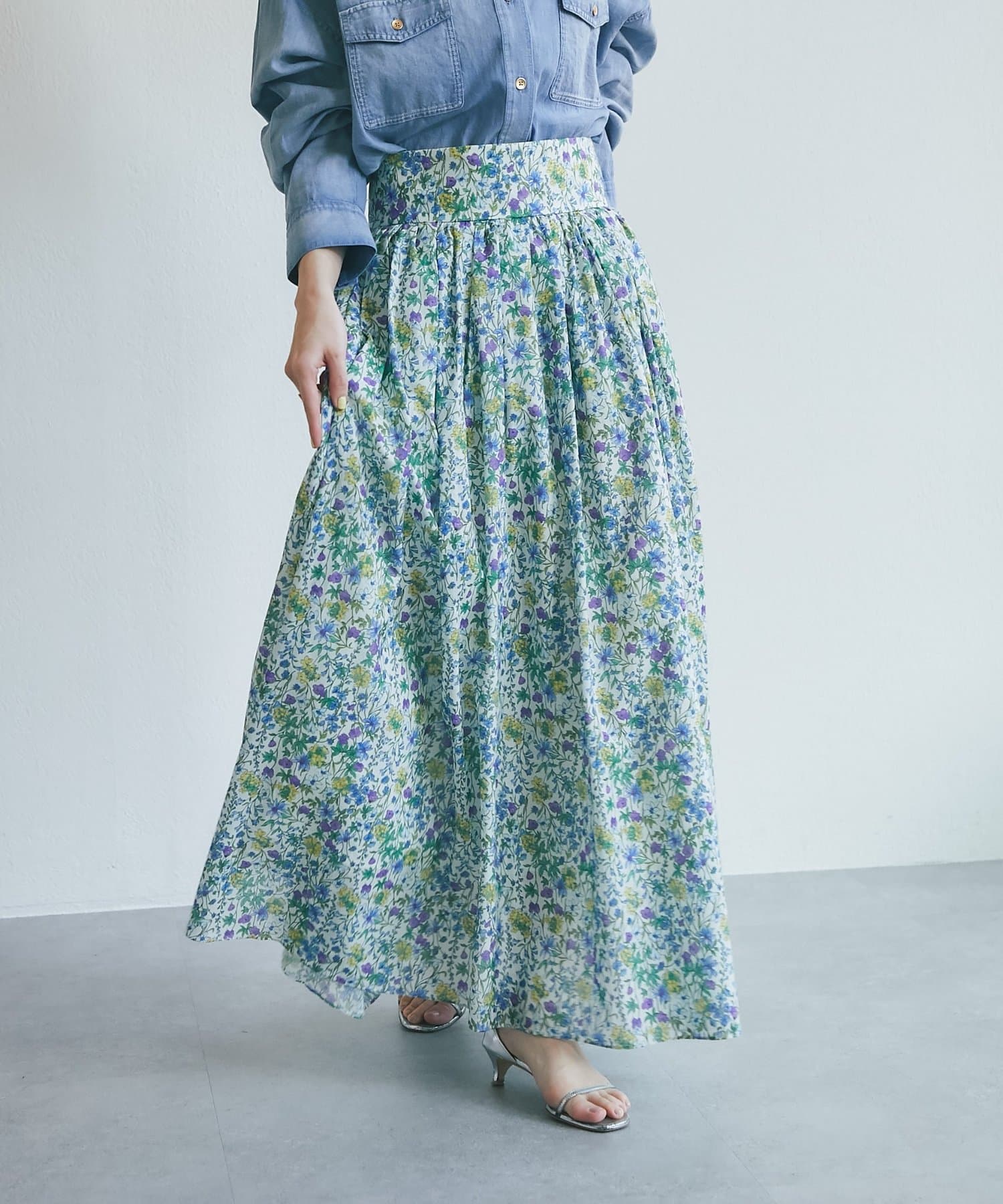 La boutique BonBon(ラブティックボンボン) 【春気分】小花プリントギャザーロングスカート