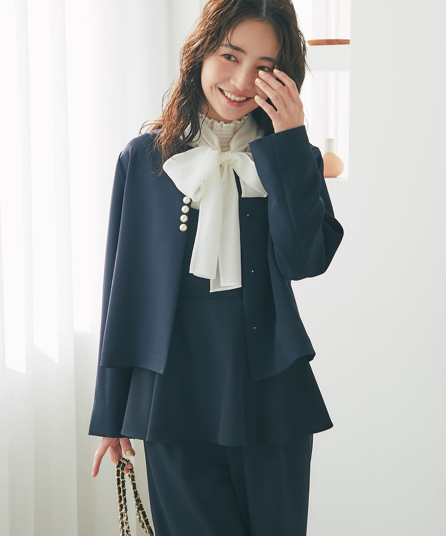 La boutique BonBon(ラブティックボンボン) ダブルクロスフロントパールジャケット