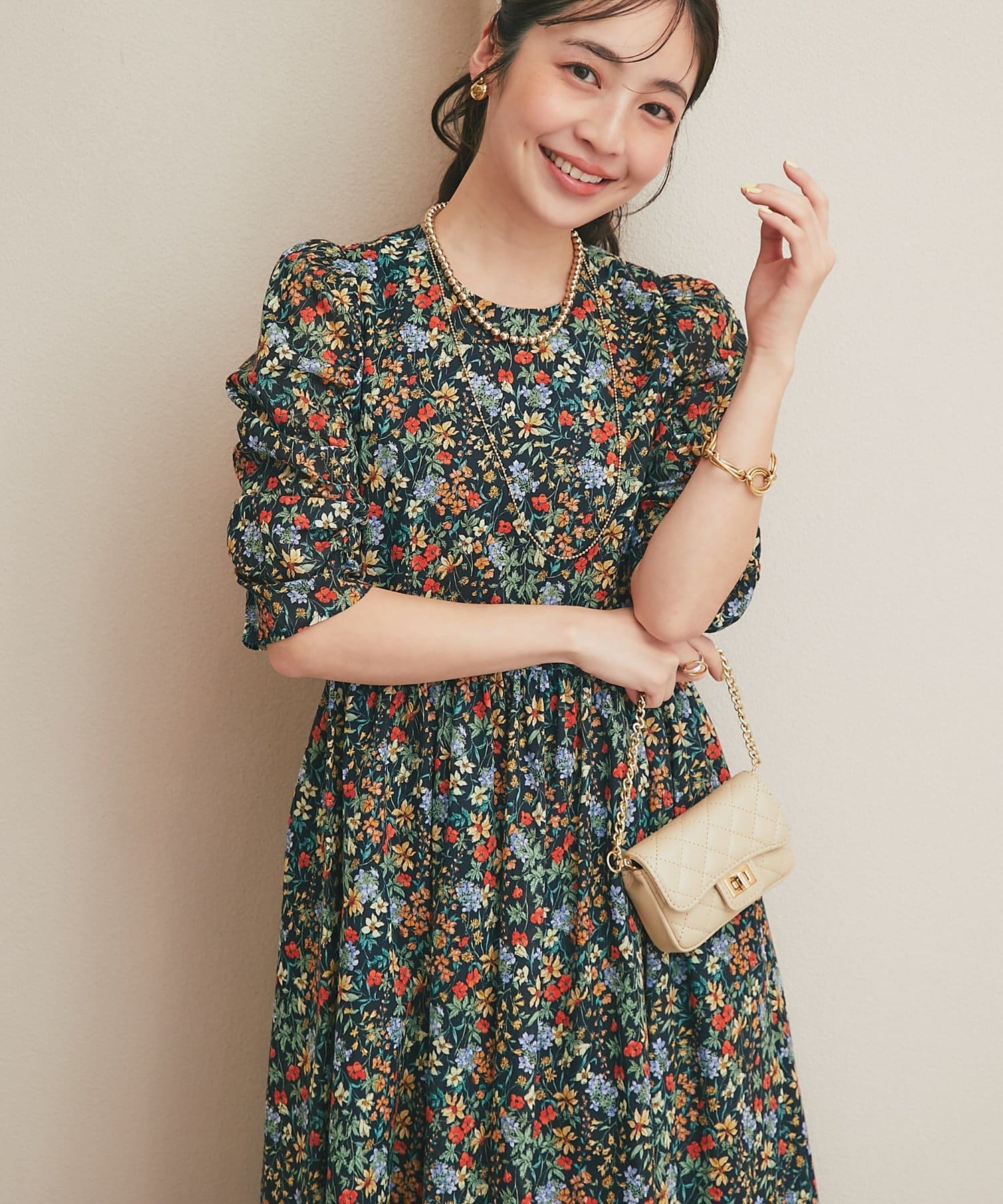 La boutique BonBon(ラブティックボンボン) 小花プリントギャザースリーブワンピース