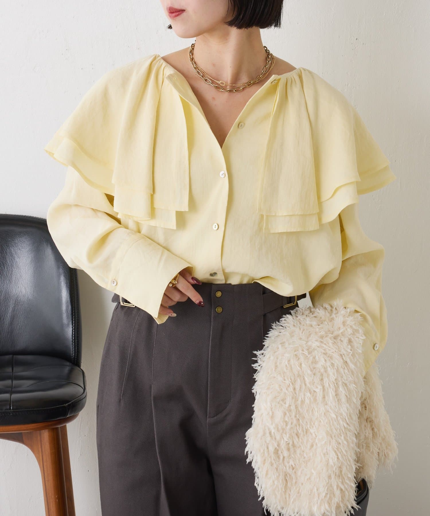 Jena　espace merveilleux(ジェナ　エスパスメルヴェイユ) ネックラッフルブラウス