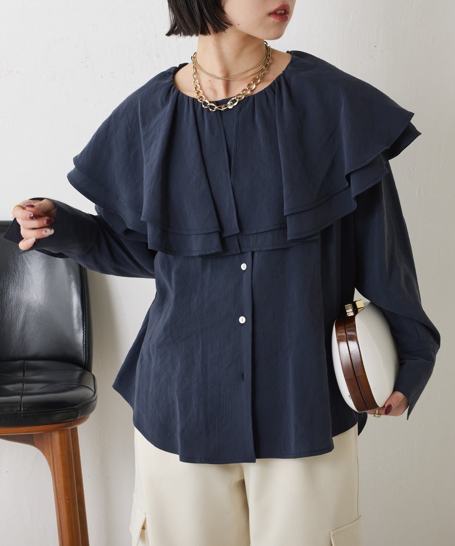 Jena　espace merveilleux(ジェナ　エスパスメルヴェイユ) ネックラッフルブラウス