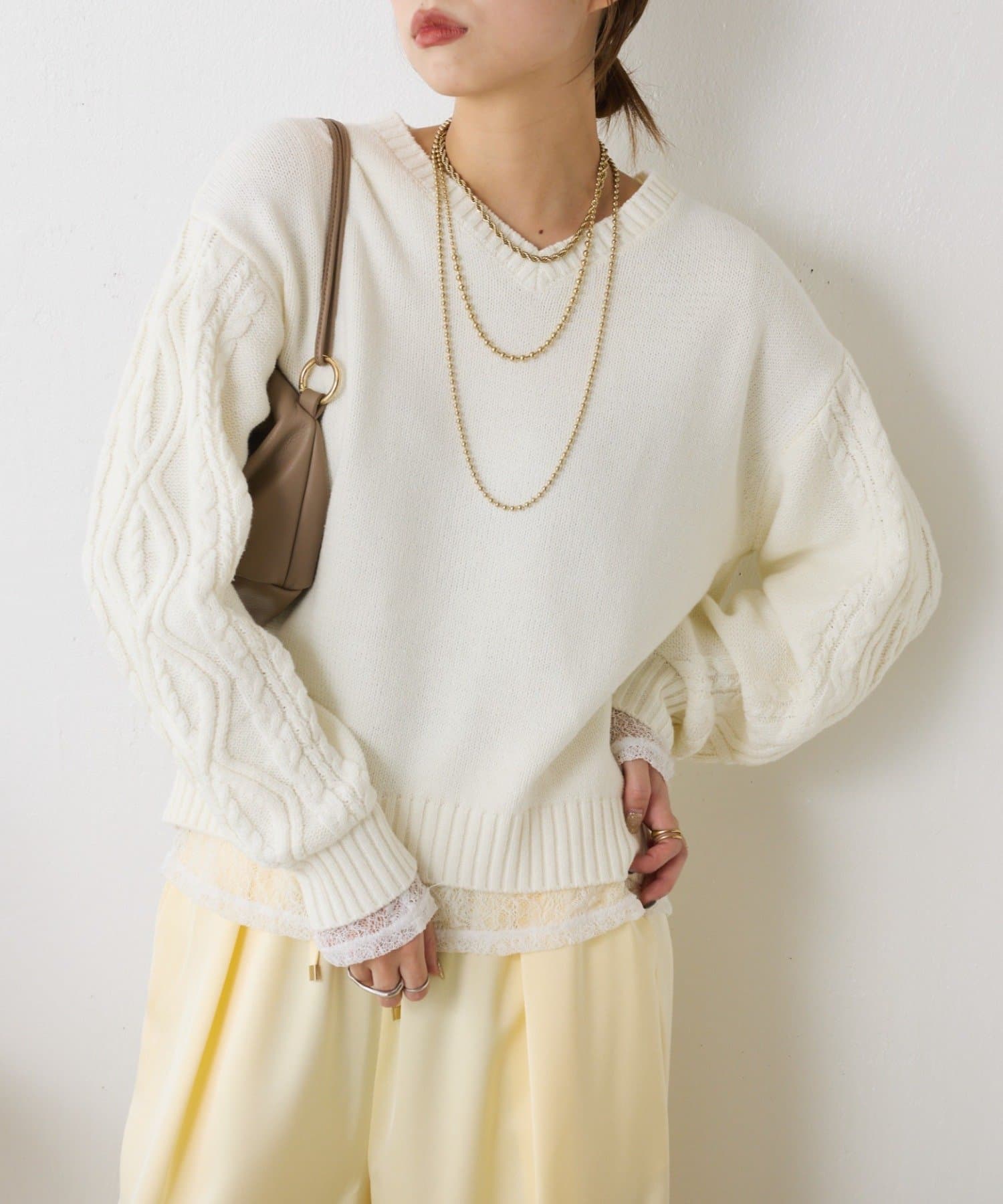 Jena　espace merveilleux(ジェナ　エスパスメルヴェイユ) 【スッキリ小顔見え◎】袖ケーブルVニット