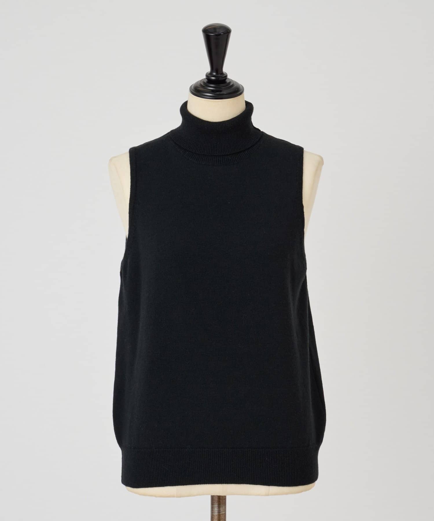 BEARDSLEY(ビアズリー) 《CORDERA》タートルネックノースリーブニット