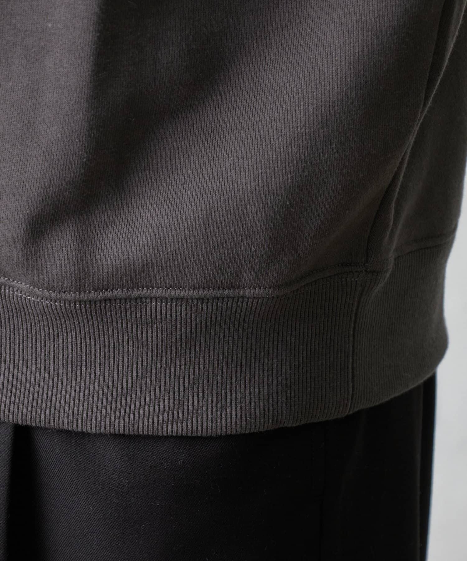 COLONY 2139(コロニー トゥーワンスリーナイン) GODSAVEスウェットクルーネック