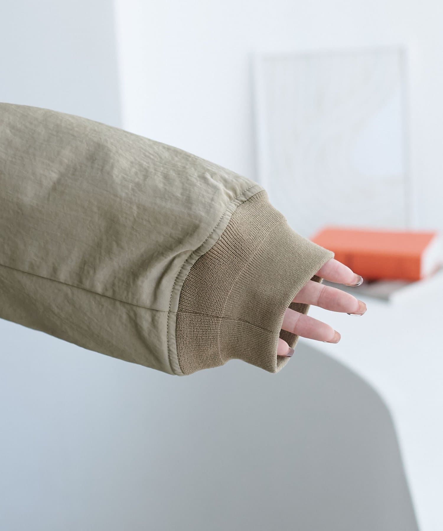 DISCOAT(ディスコート) 【SS先行予約/袖取り外し可/ユニセックス】ライトメモリー2WAYボンバーブルゾン