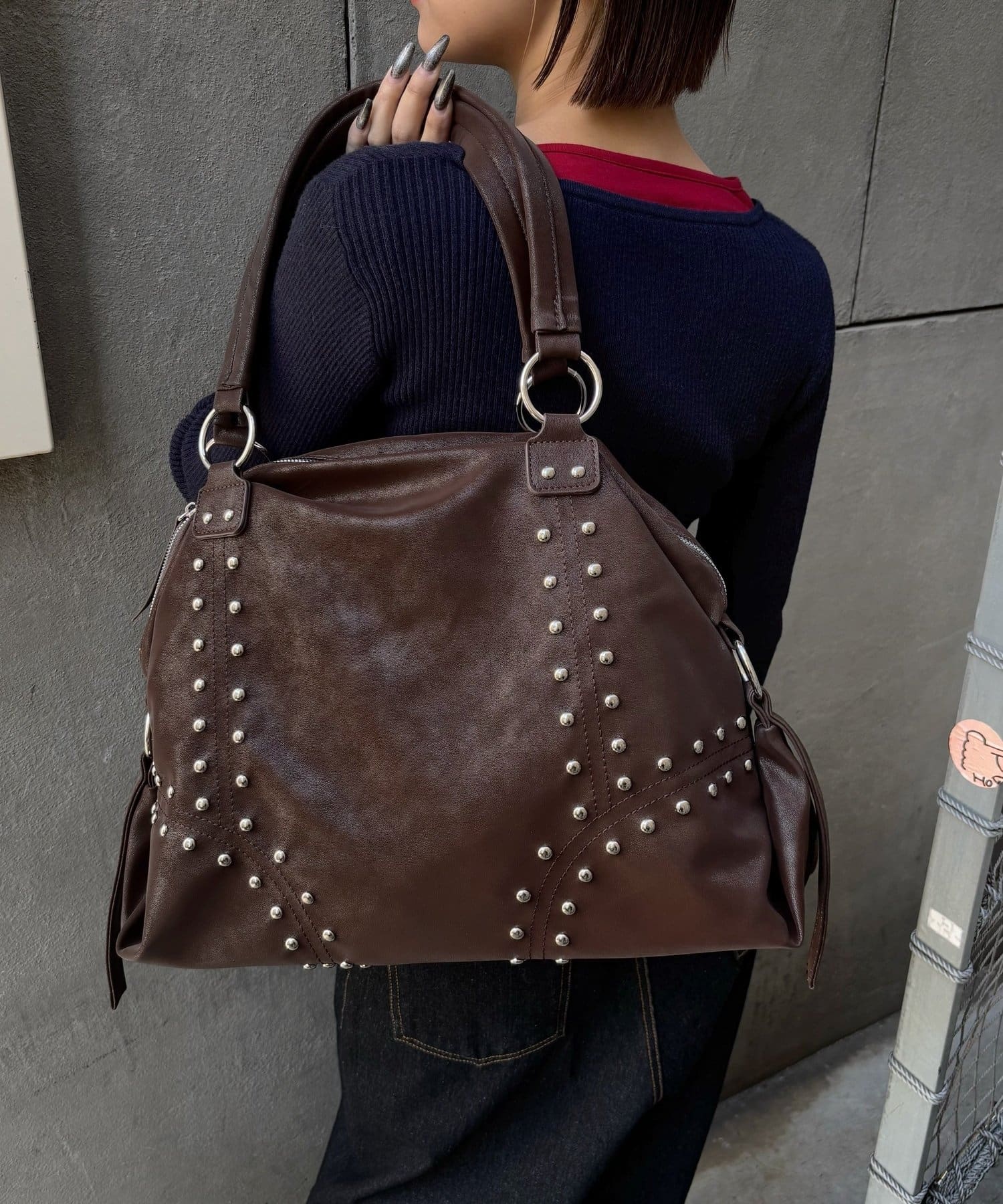 WHO’S WHO gallery(フーズフーギャラリー) 【WEB限定】スタッズフェイクレザーボストンバッグ