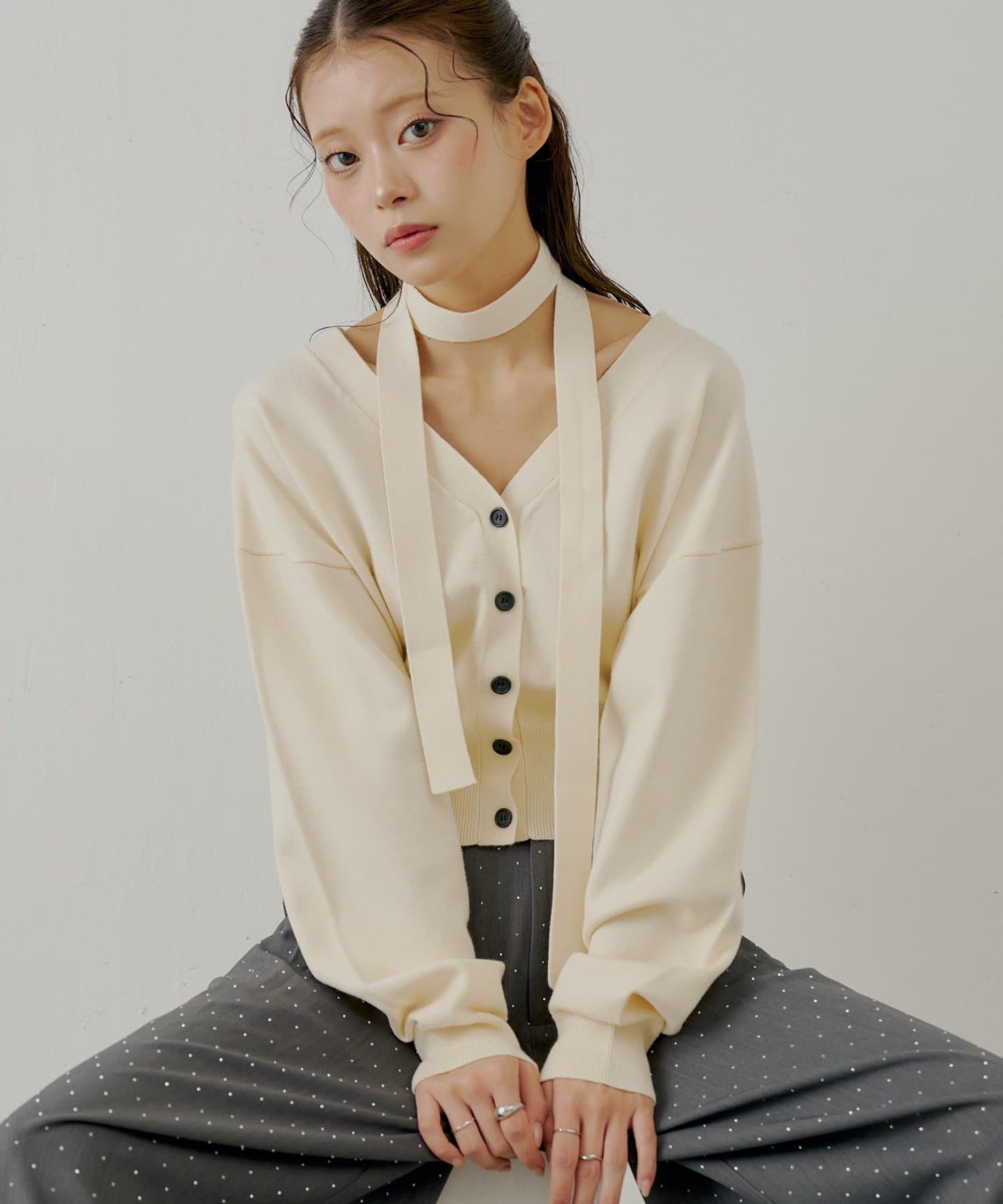 OUTLET(アウトレット) 【Chico】タイ付きコンパクトVニット