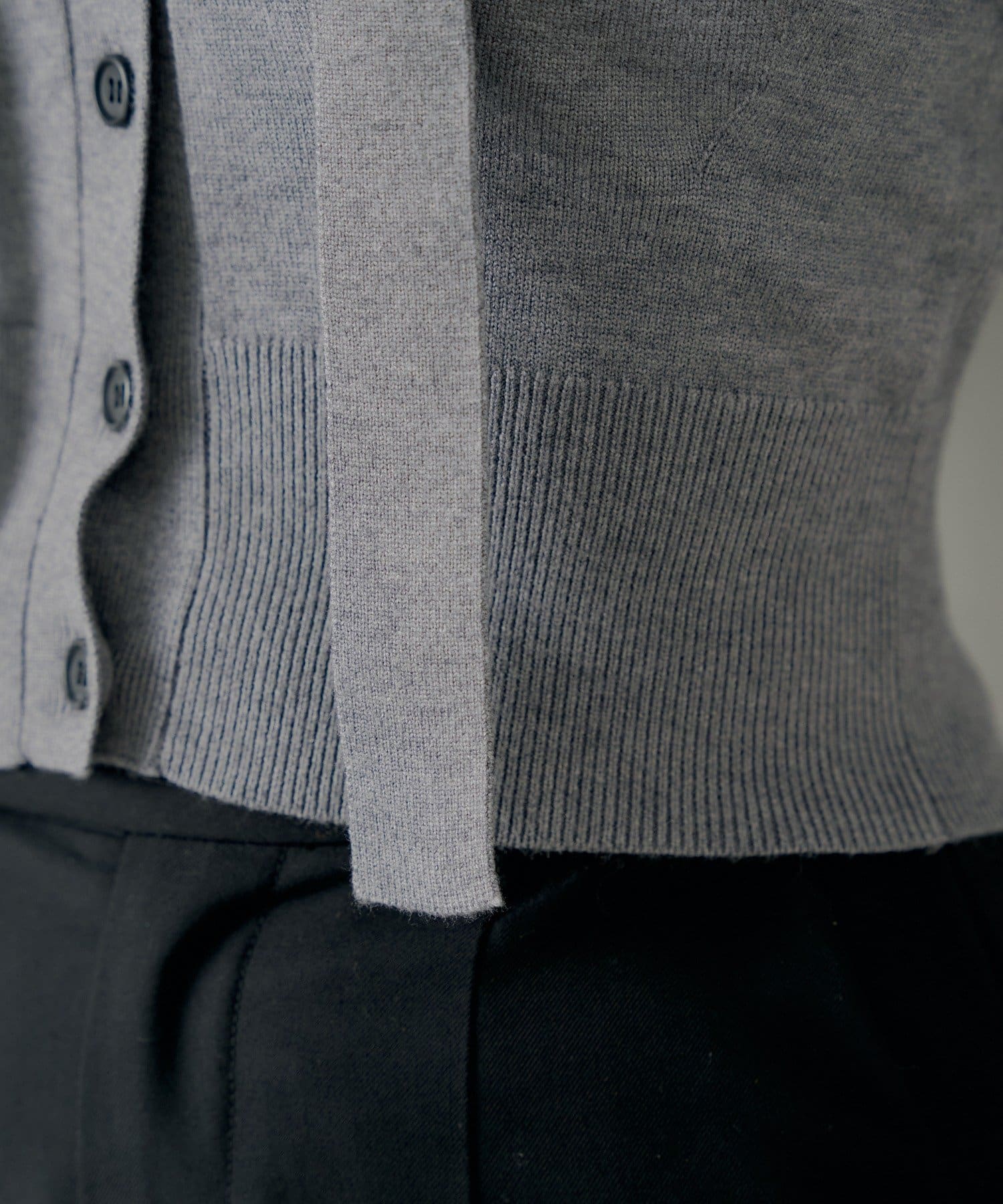 OUTLET(アウトレット) 【Chico】タイ付きコンパクトVニット