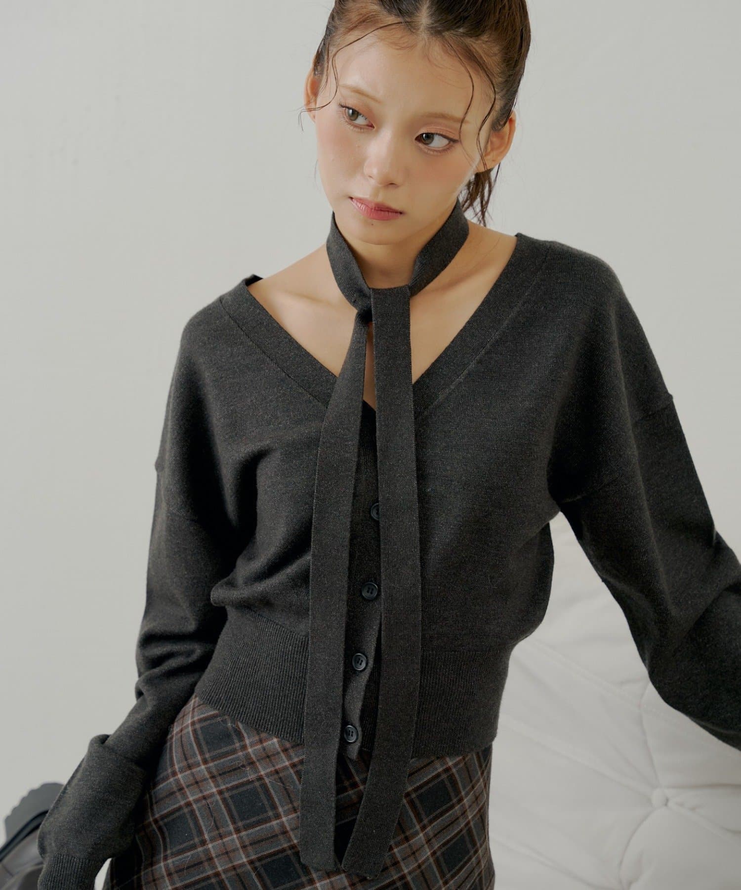 OUTLET(アウトレット) 【Chico】タイ付きコンパクトVニット