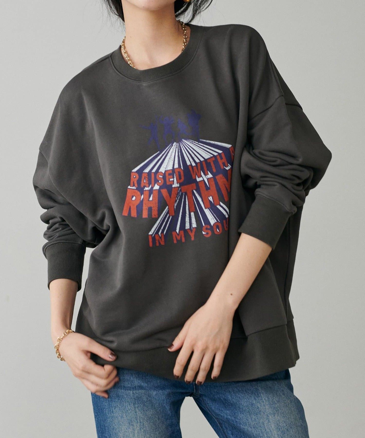 NICE CLAUP / OLIVE des OLIVE OUTLET(ナイスクラップ  / オリーブ デ オリーブ アウトレット) 【LARUTA】グラフィックロゴ裏毛プルオーバー