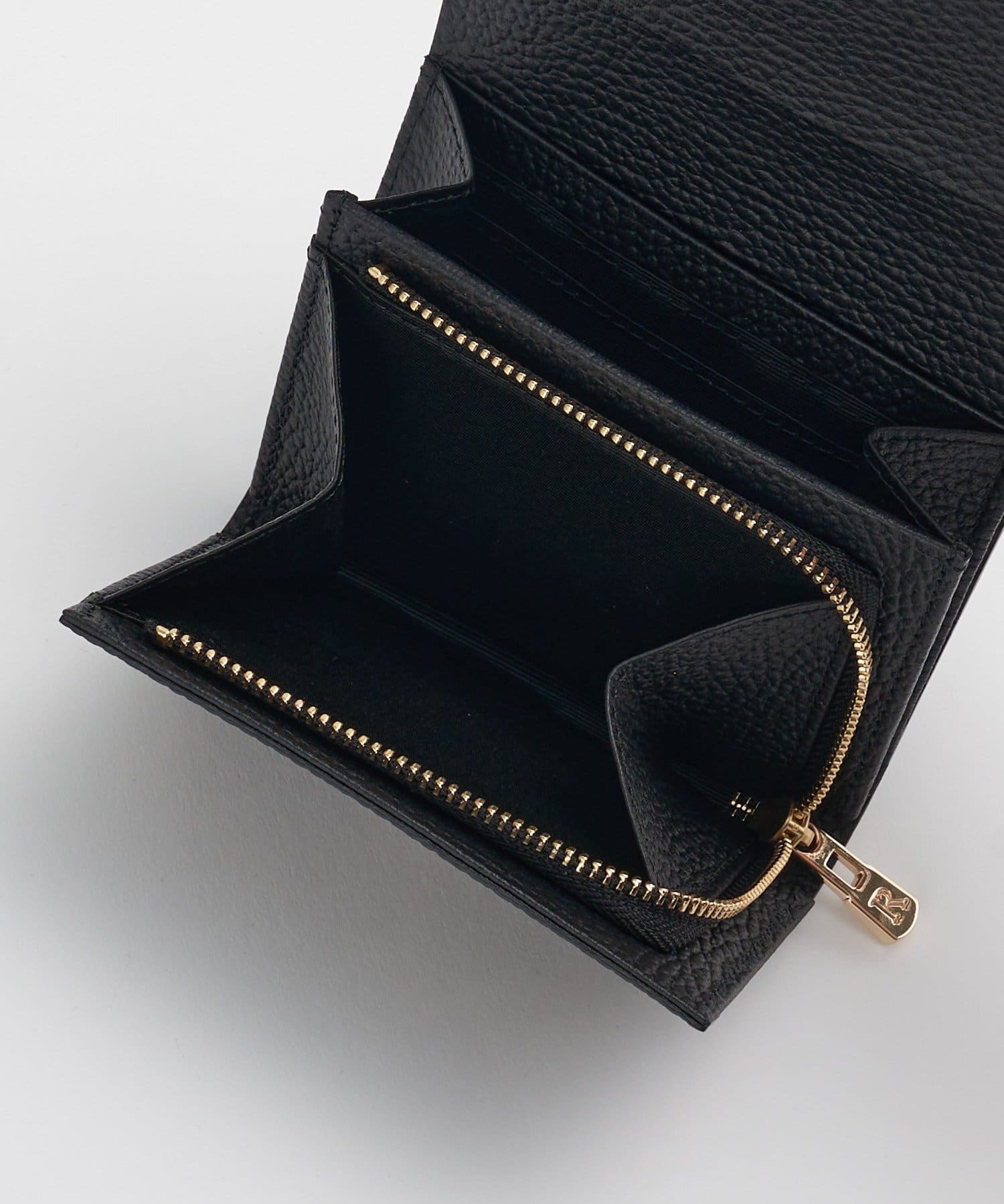 russet(ラシット) サークルプレートハーフウォレット