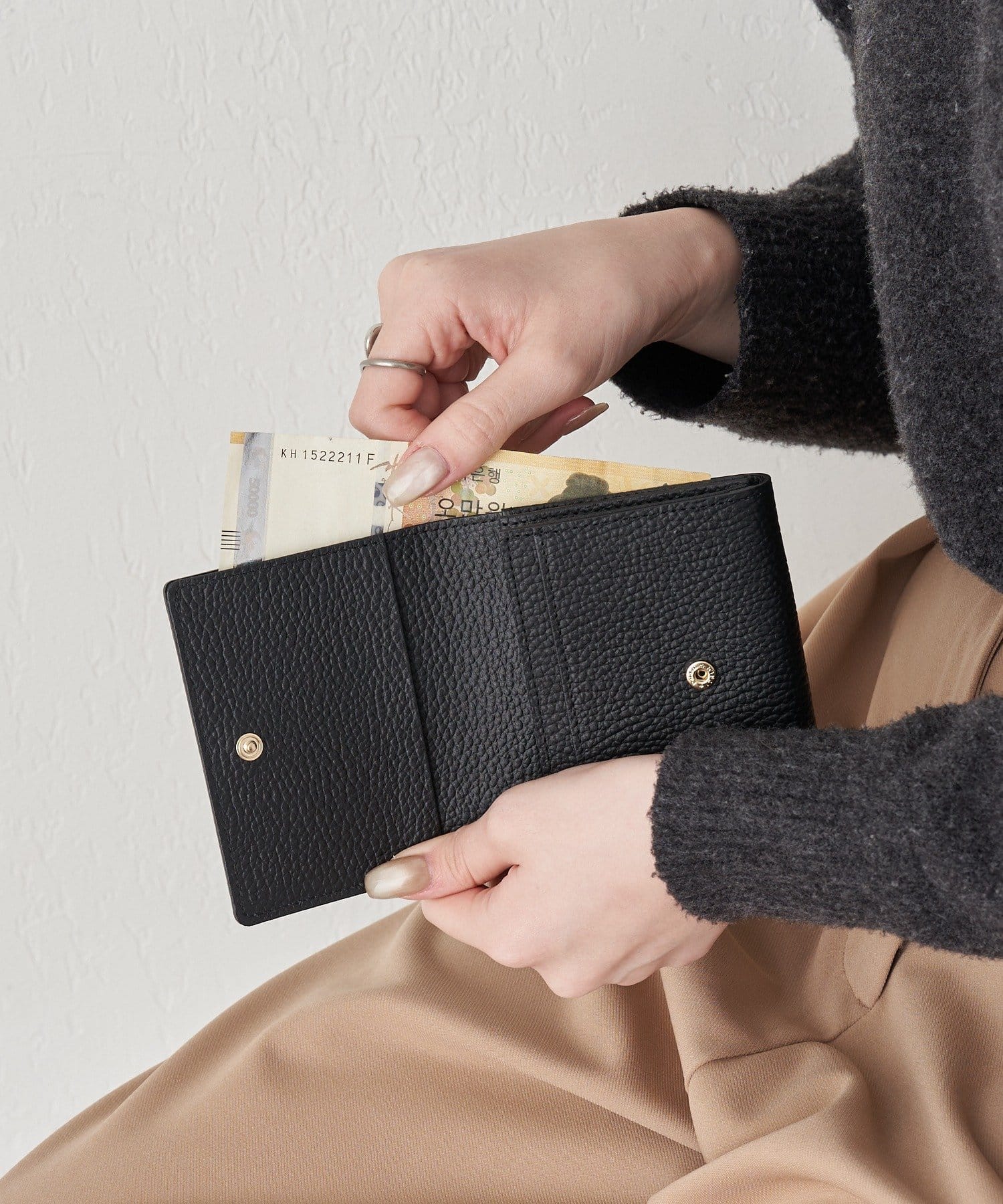 russet(ラシット) サークルプレートハーフウォレット