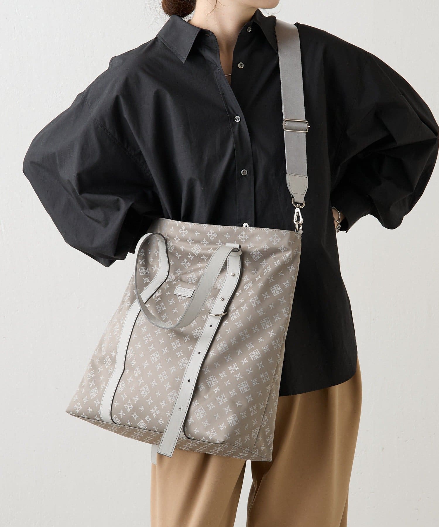 russet(ラシット) アシンメトリーハンドルトートバッグ