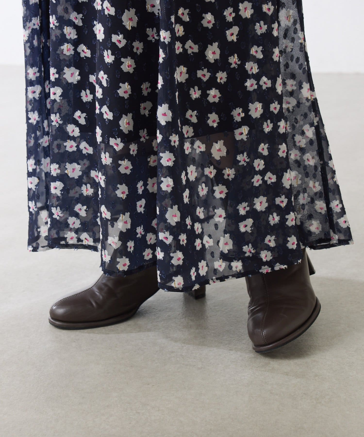 COLLAGE GALLARDAGALANTE(コラージュ ガリャルダガランテ) 【華やかシーンにもおすすめ】小花柄ラメシフォンワンピース