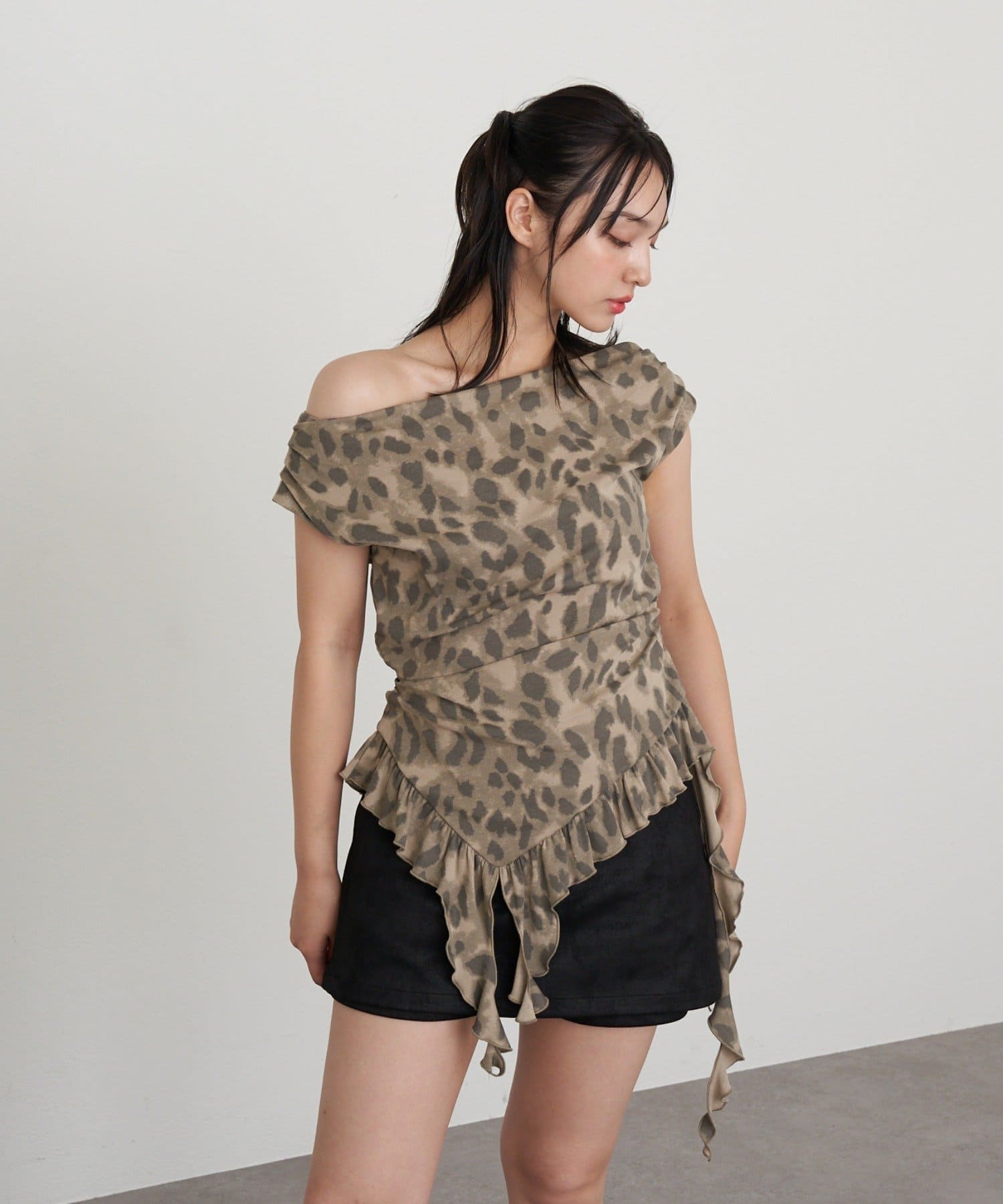 OUTLET(アウトレット) 【RAY CASSIN】裾フリルドロストTシャツ