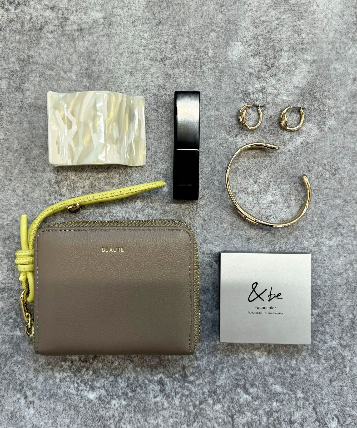 FREDY & GLOSTER(フレディ アンド グロスター) 【WEB限定】【BEAURE/ビュレ】レザーストラップウォレット M