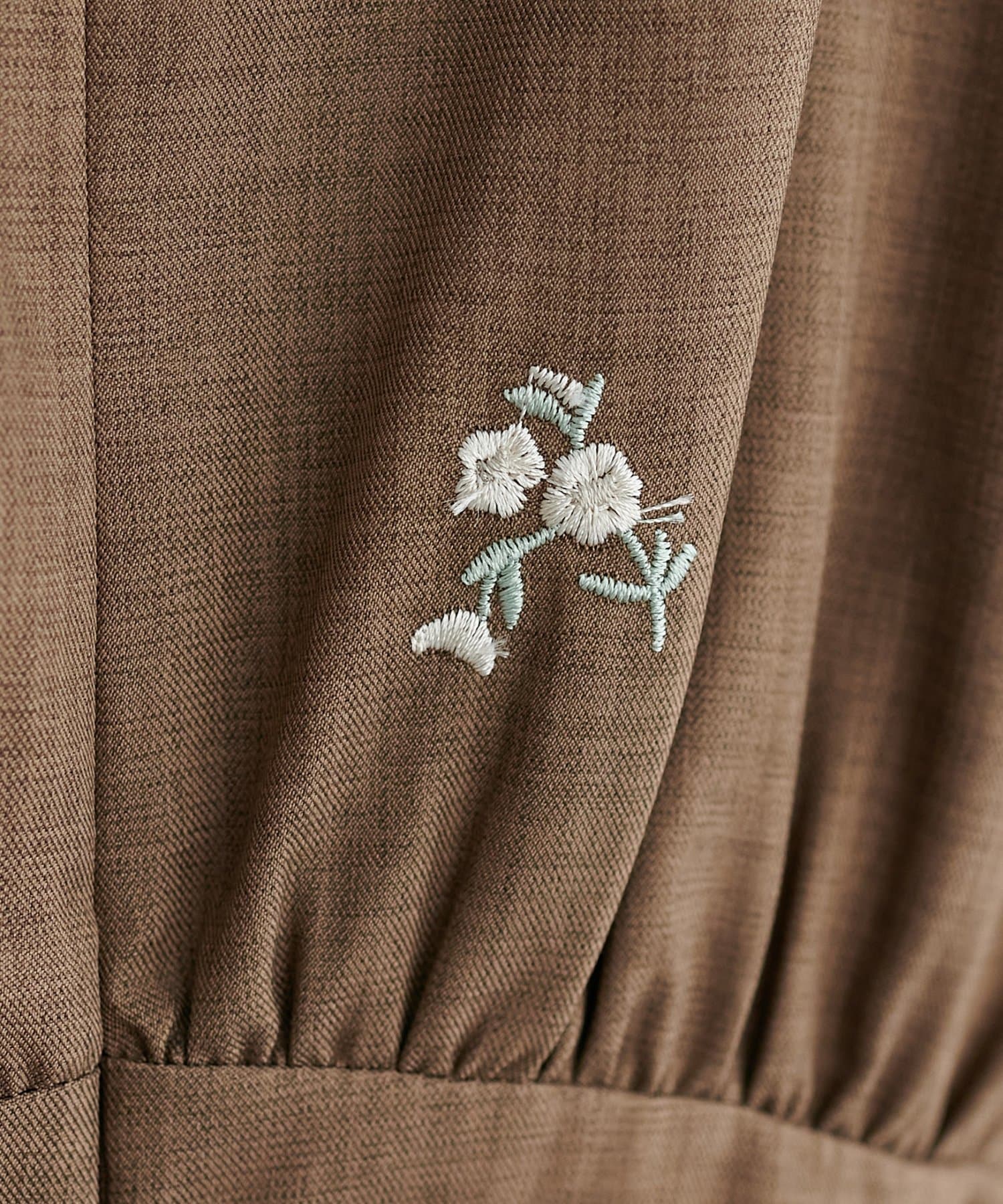 DISCOAT(ディスコート) 【オケージョン】刺繍使いワンピース