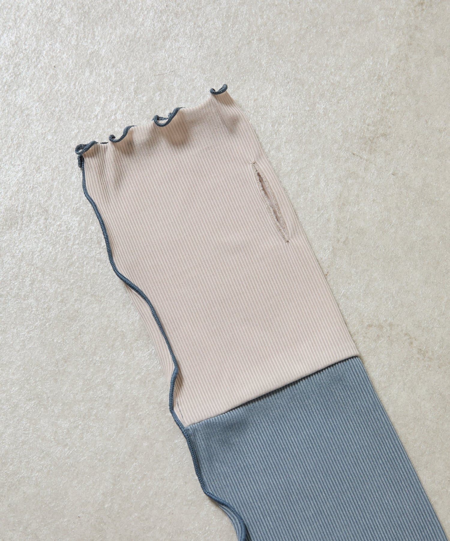 COLONY 2139(コロニー トゥーワンスリーナイン) UV冷感配色リブアームカバー60cm