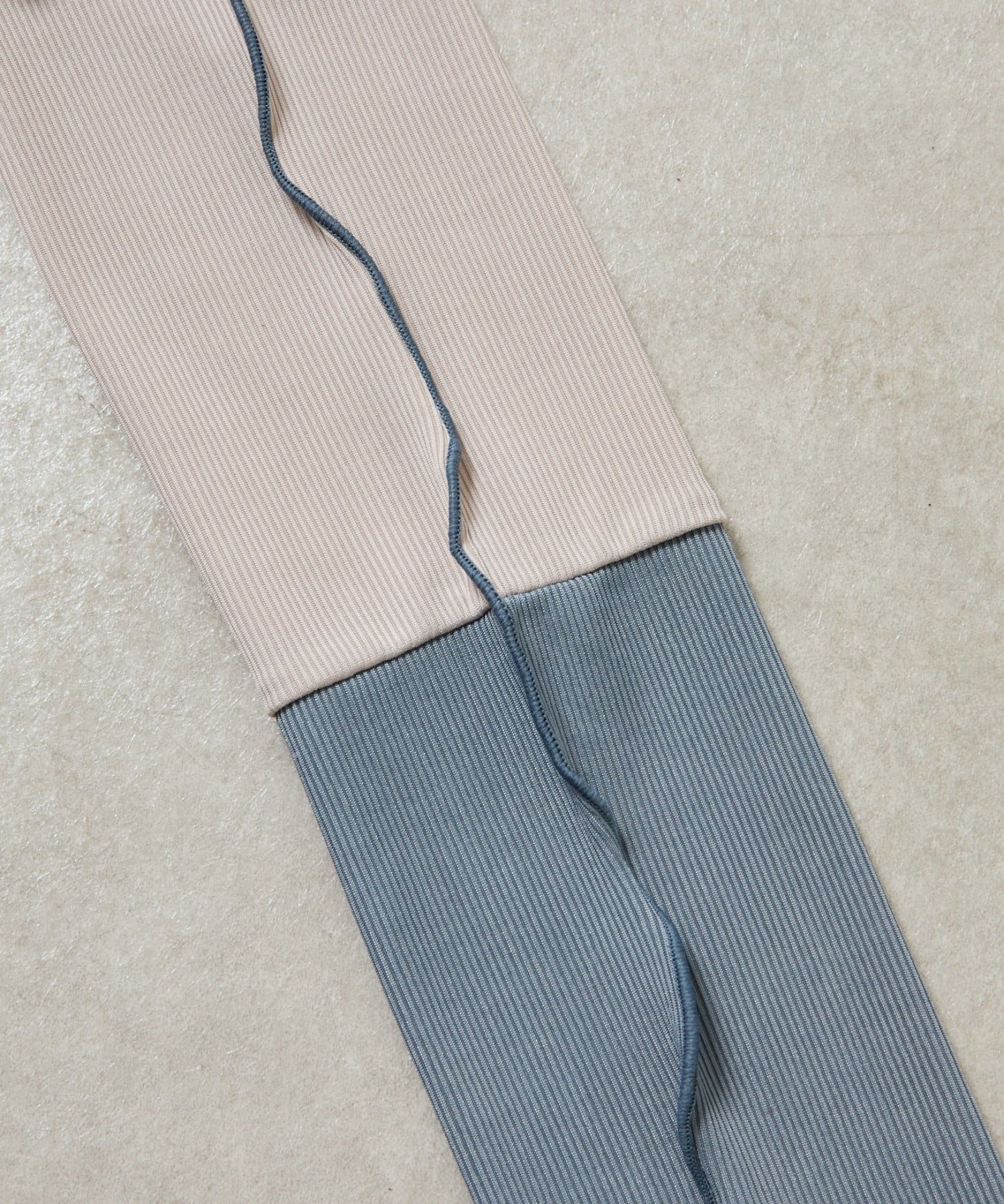 COLONY 2139(コロニー トゥーワンスリーナイン) UV冷感配色リブアームカバー60cm