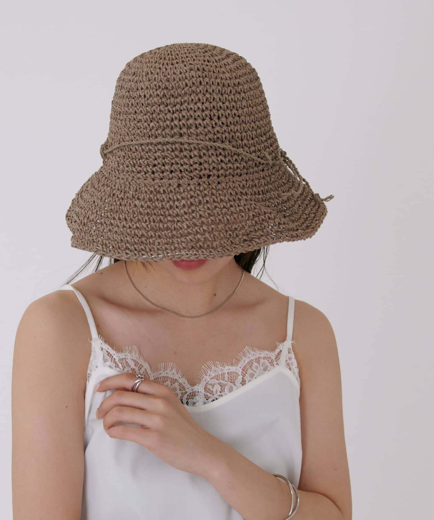 COLONY 2139(コロニー トゥーワンスリーナイン) 手編みペーパーハット