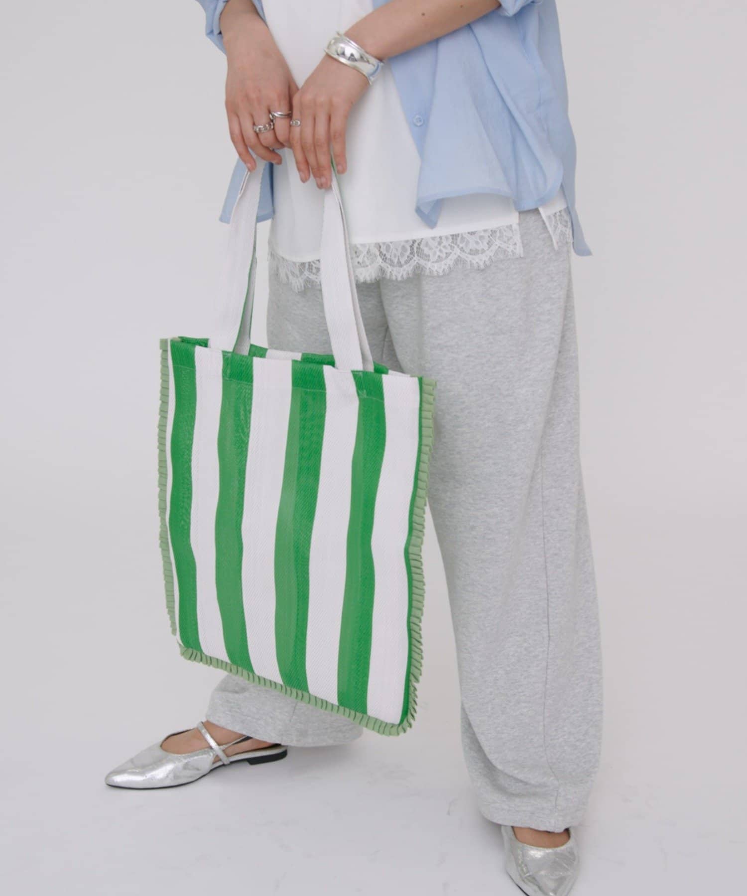 COLONY 2139(コロニー トゥーワンスリーナイン) アソート柄メッシュフリルトートバッグ