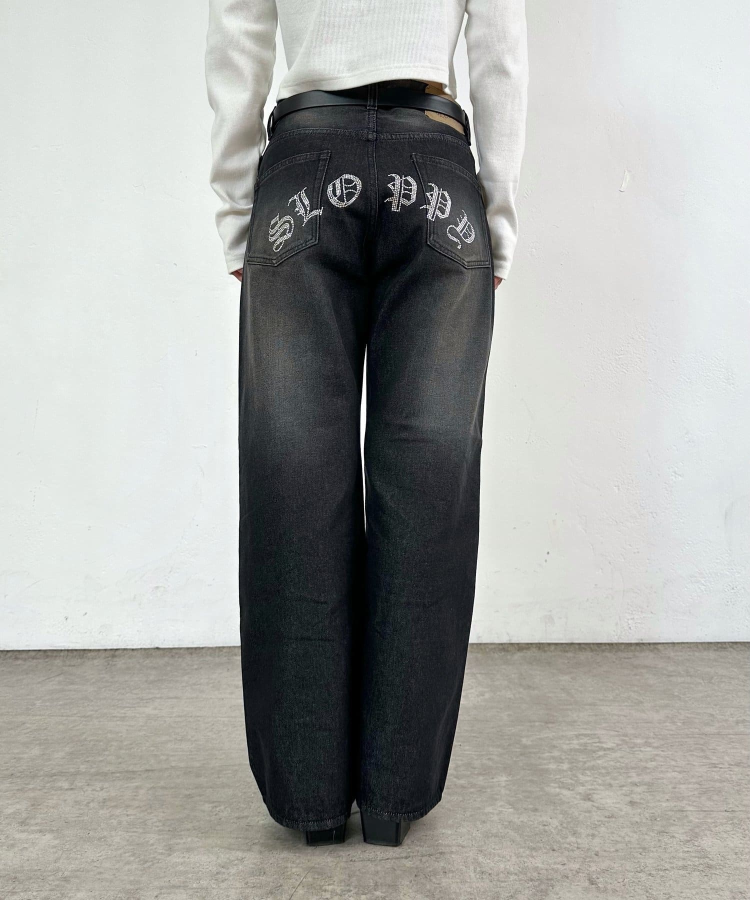 OUTLET(アウトレット) 【WHO'S WHO gallery】SLOPPYラインストーンフレアデニム